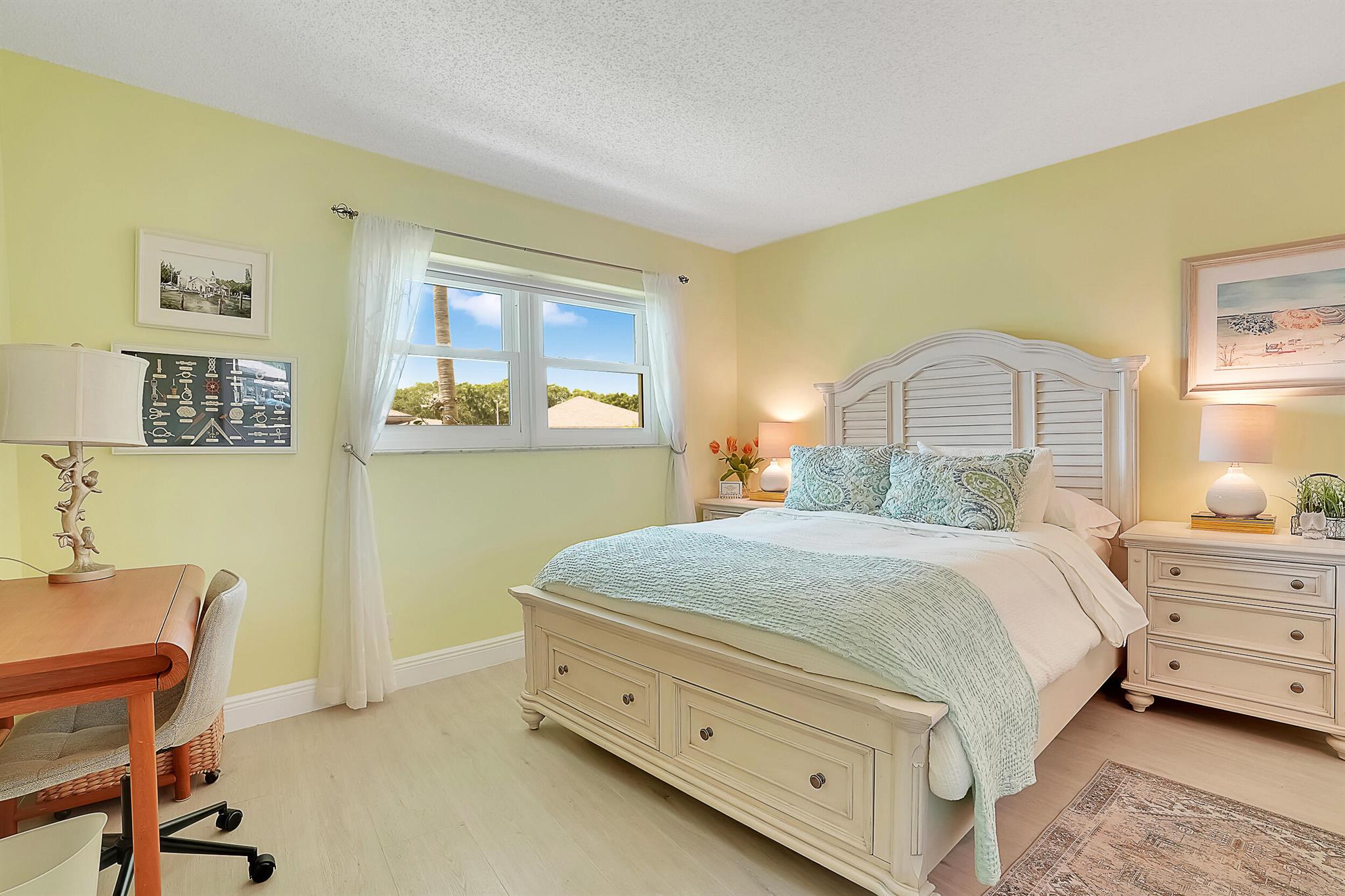 1537 E Hillsboro Boulevard 144