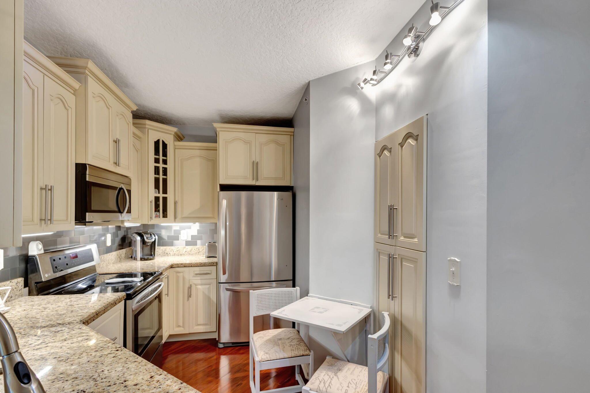 500 Uno Lago Drive 302