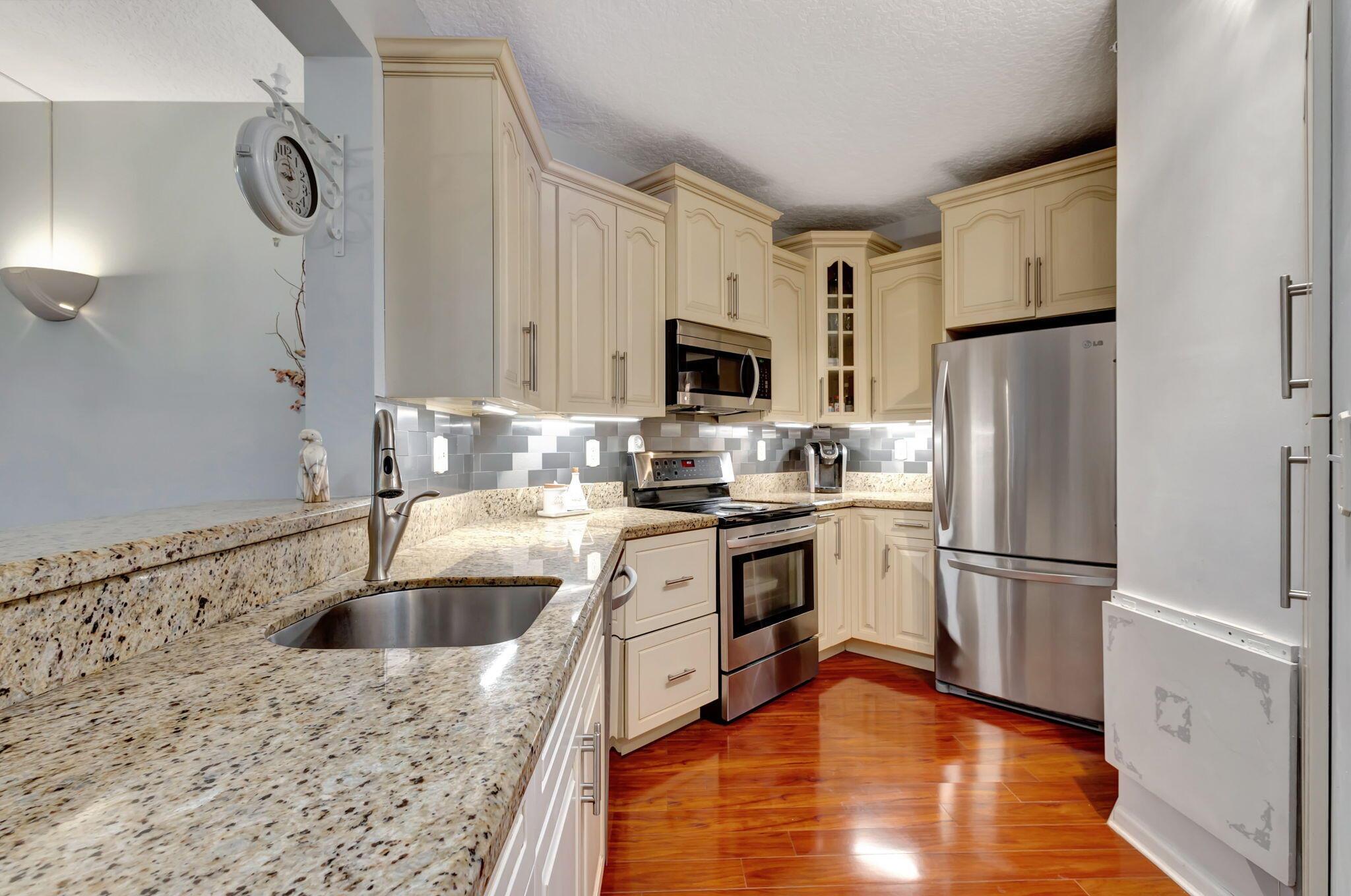 500 Uno Lago Drive 302