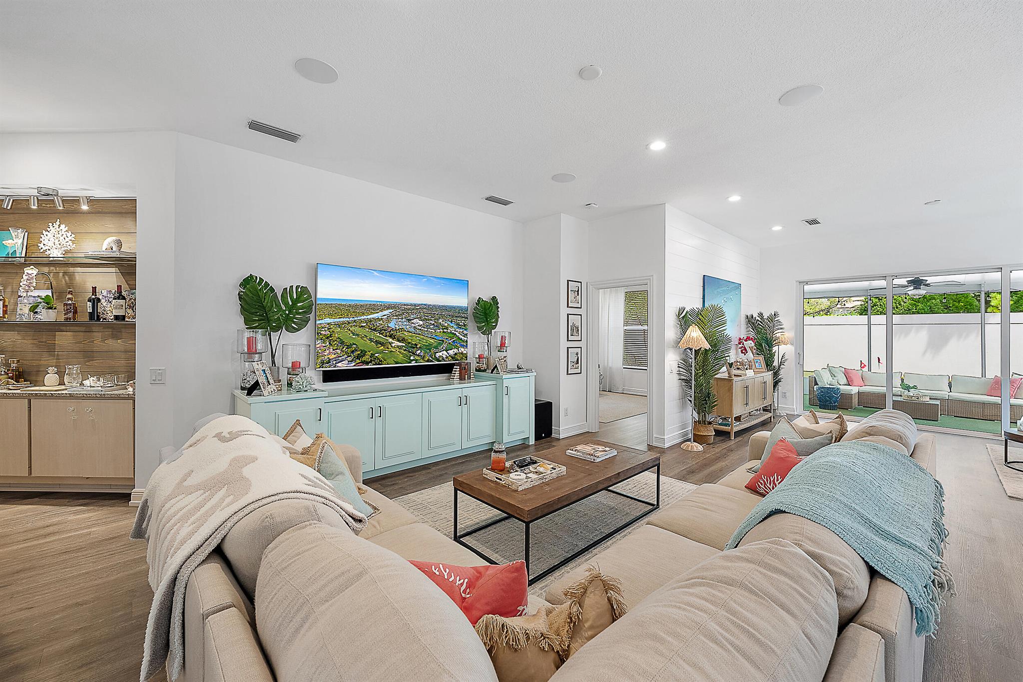 104 S Hampton Drive