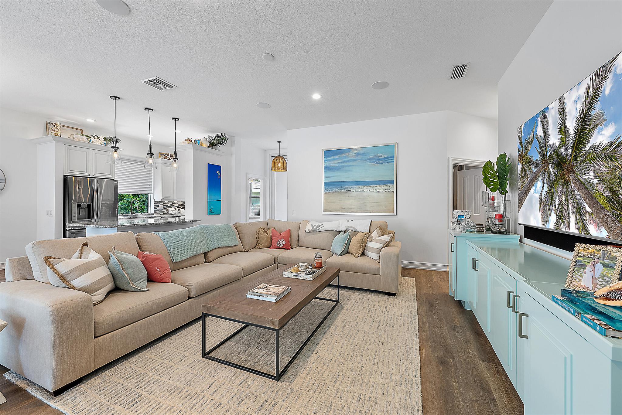 104 S Hampton Drive