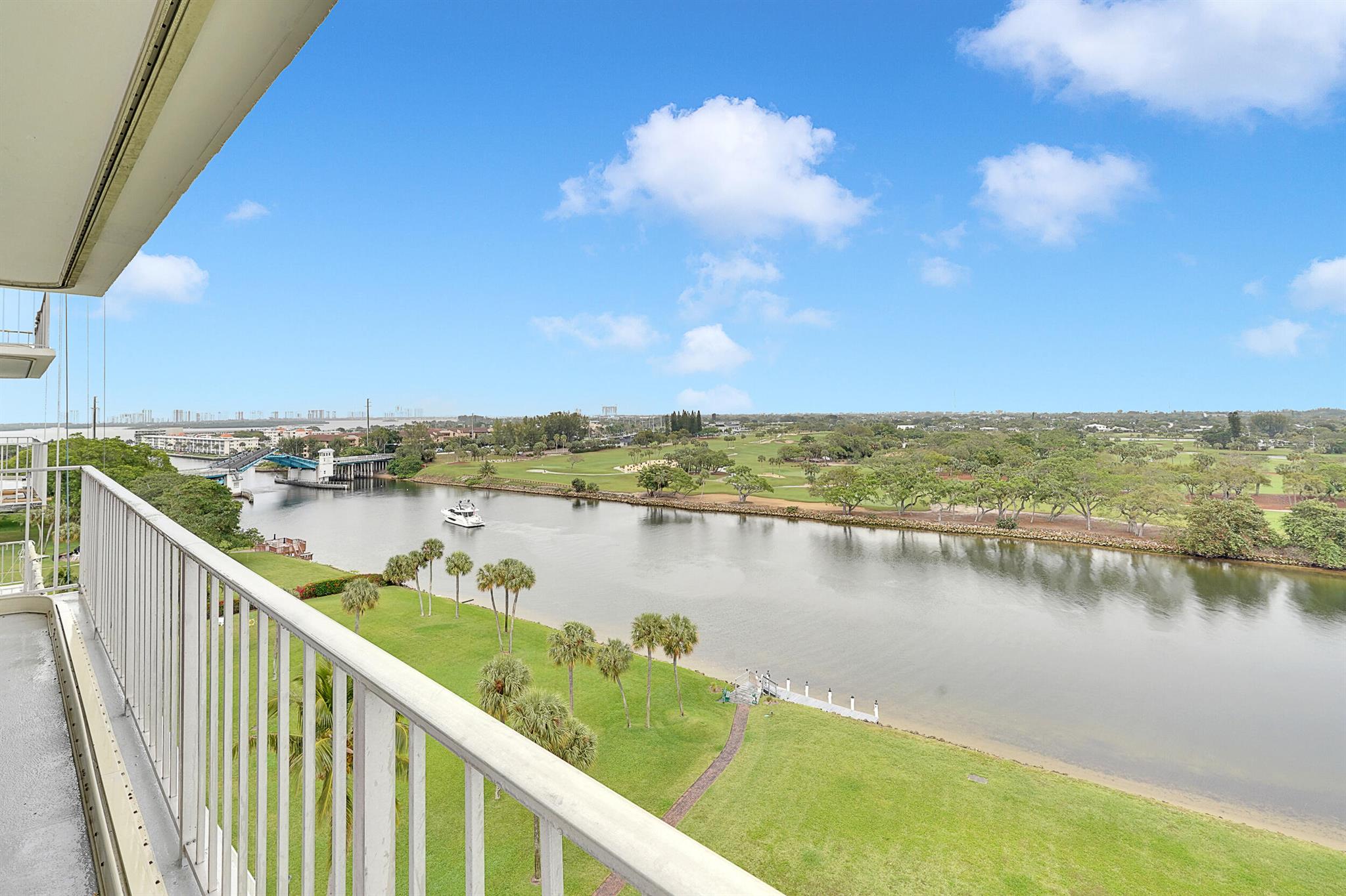 336 Golfview Road 1002