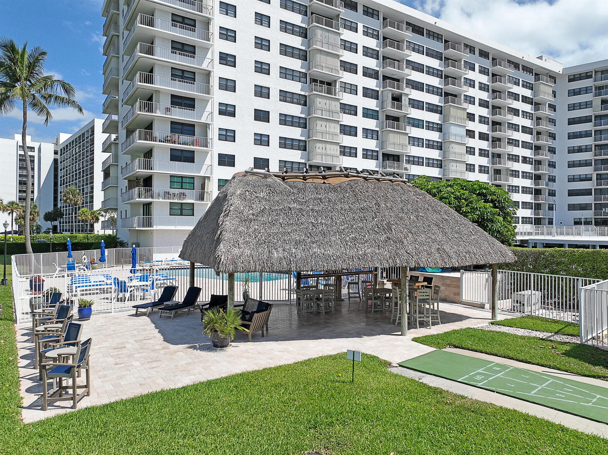 336 Golfview Road 1002