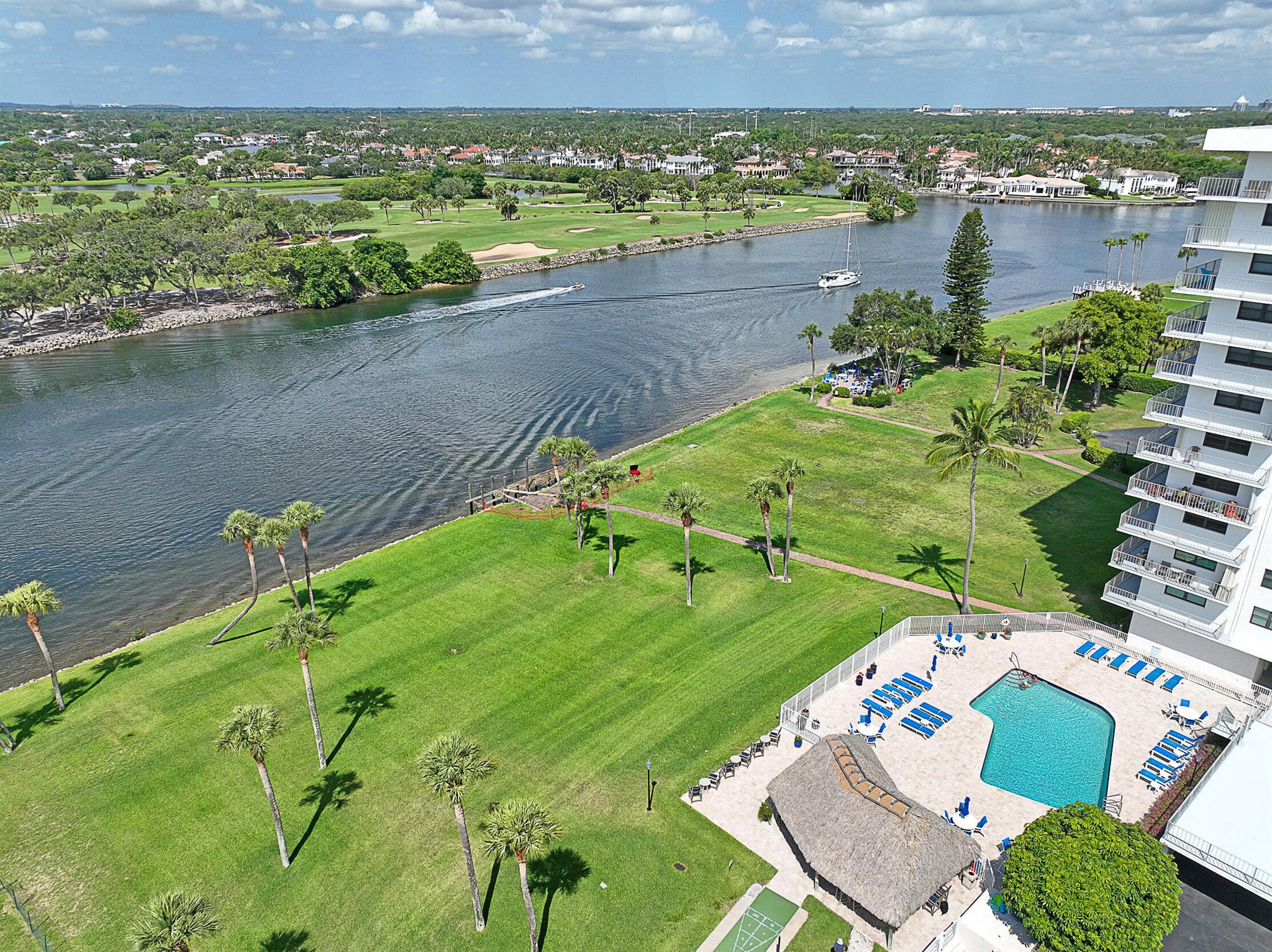336 Golfview Road 1002