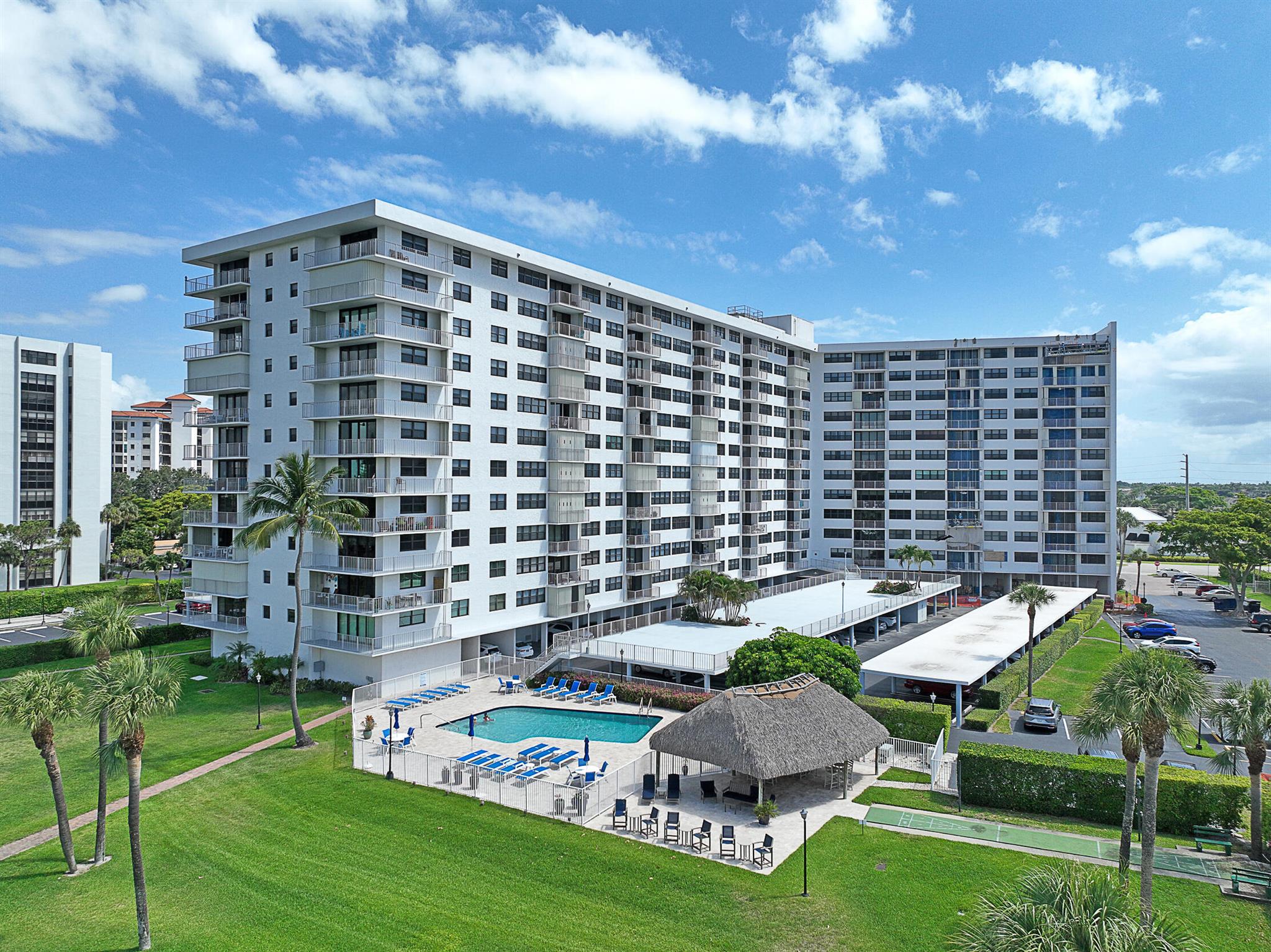 336 Golfview Road 1002