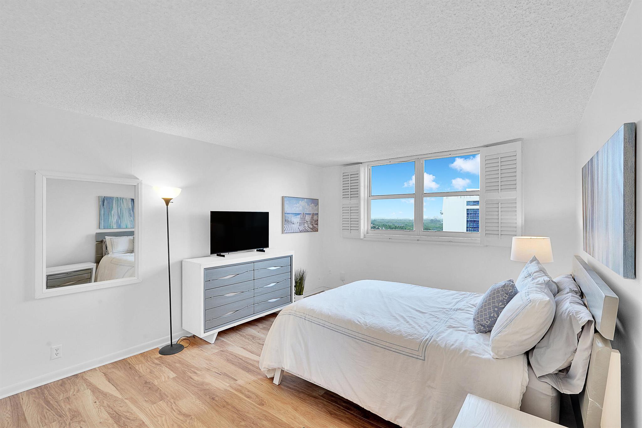 336 Golfview Road 1002