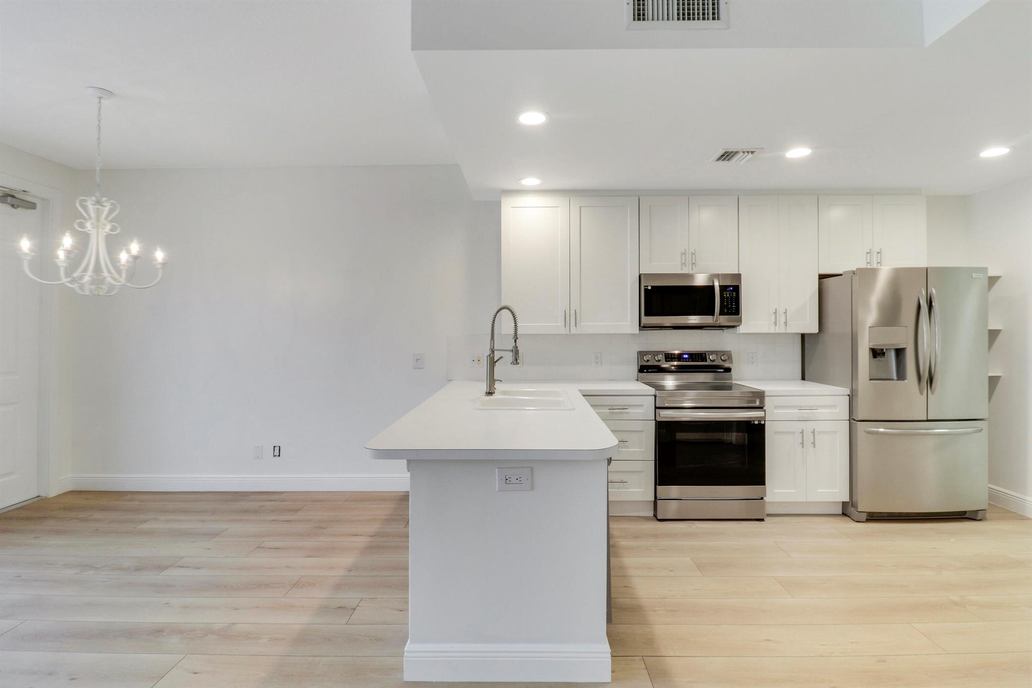 285 New Haven Boulevard