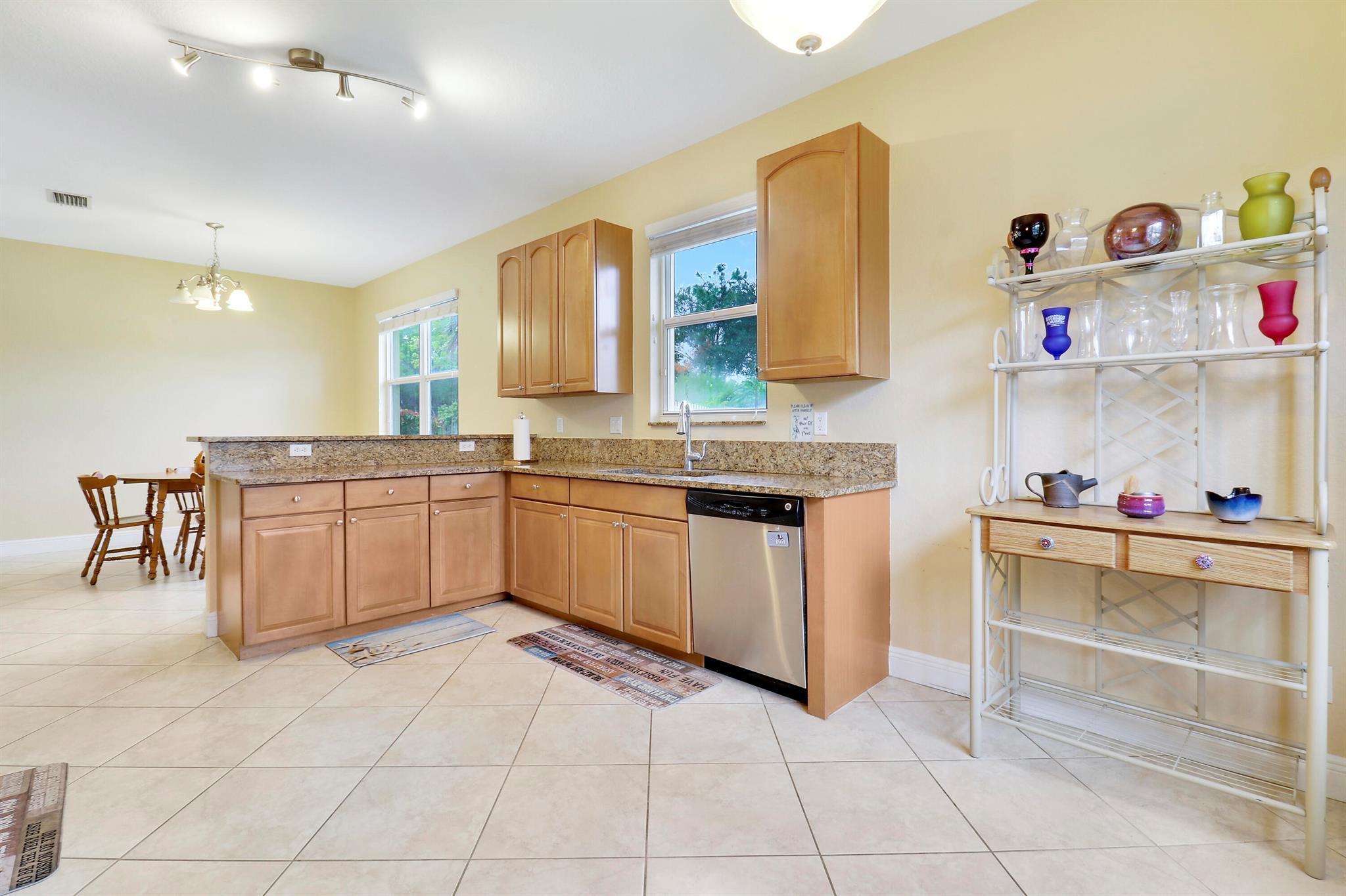 3225 SW Porpoise Circle