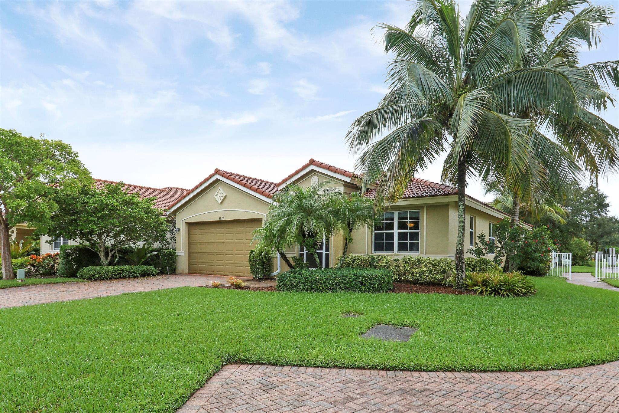 3225 SW Porpoise Circle