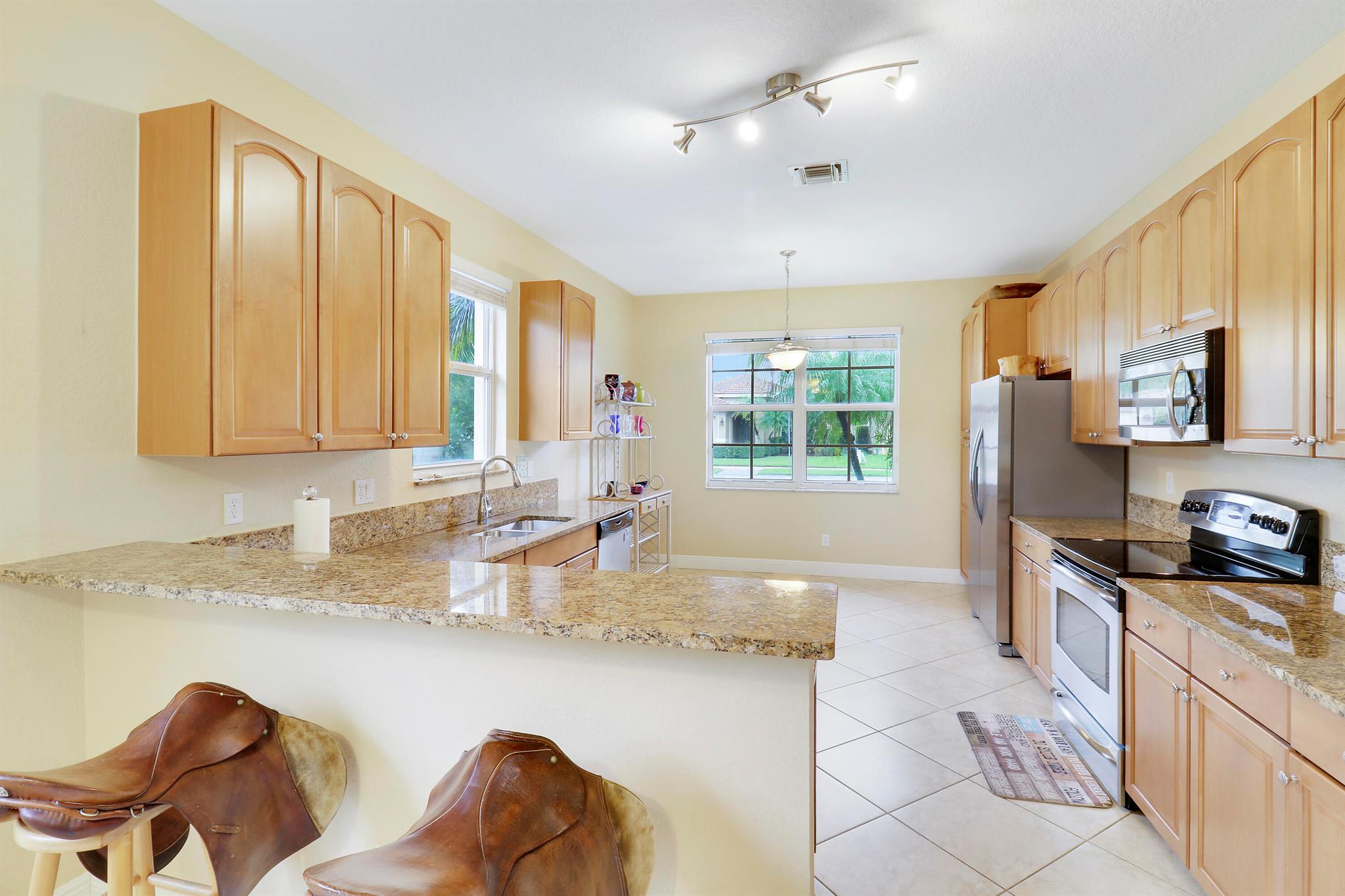 3225 SW Porpoise Circle