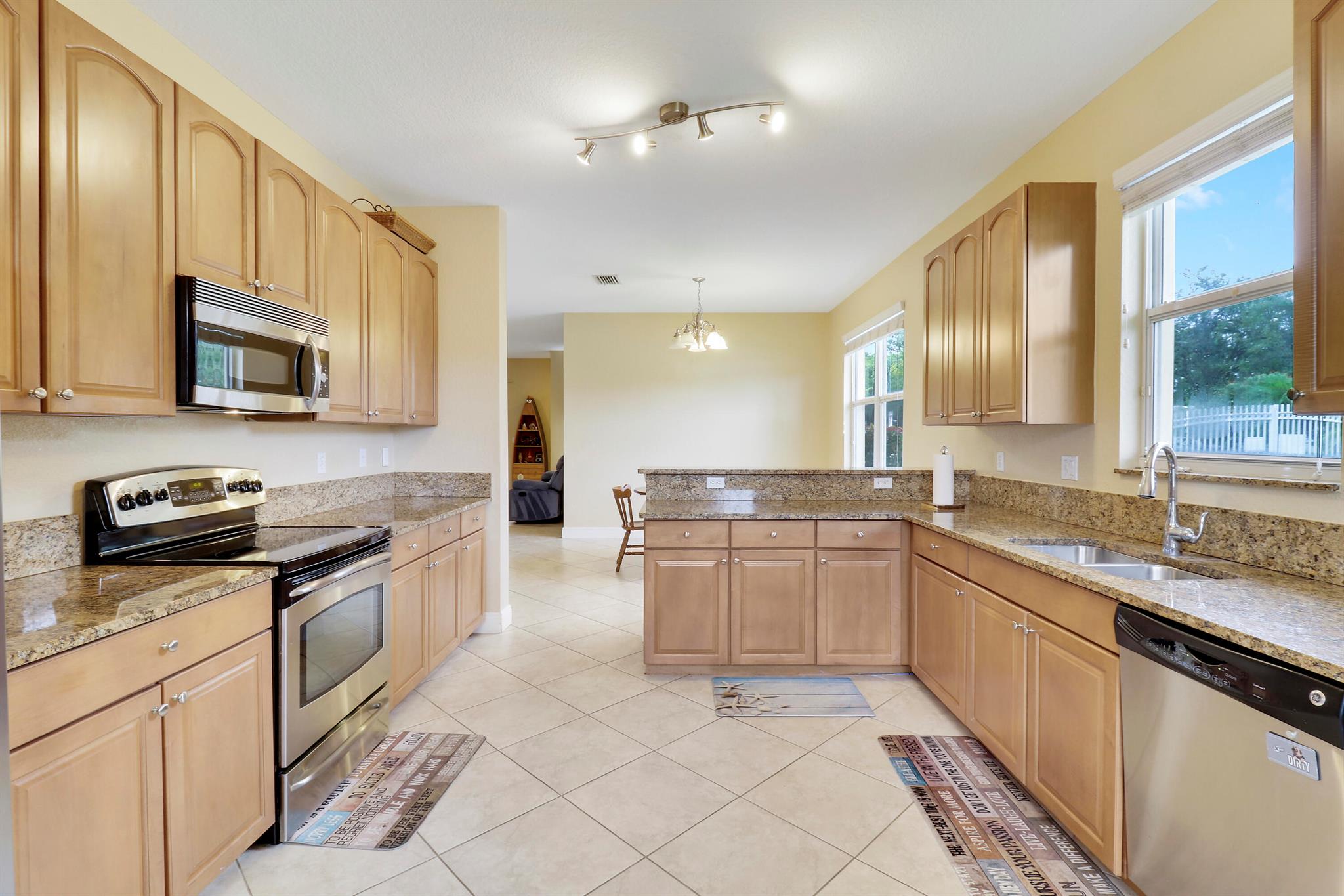 3225 SW Porpoise Circle