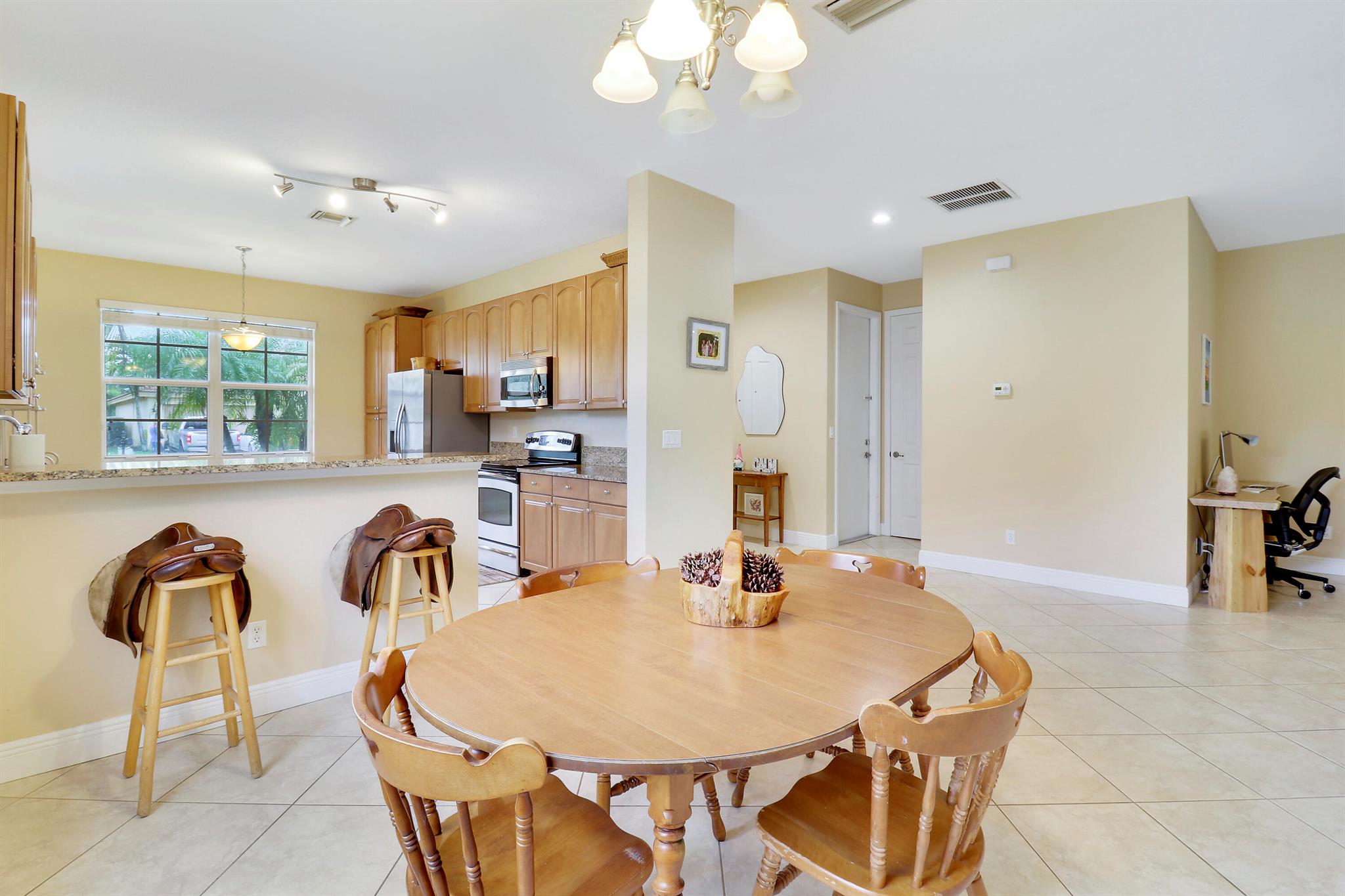 3225 SW Porpoise Circle