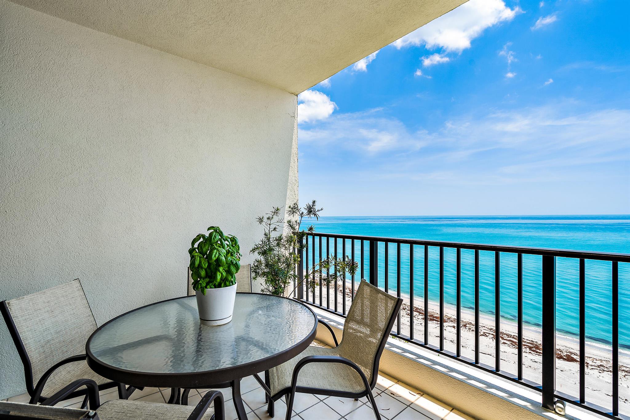 800 Ocean Drive 1004
