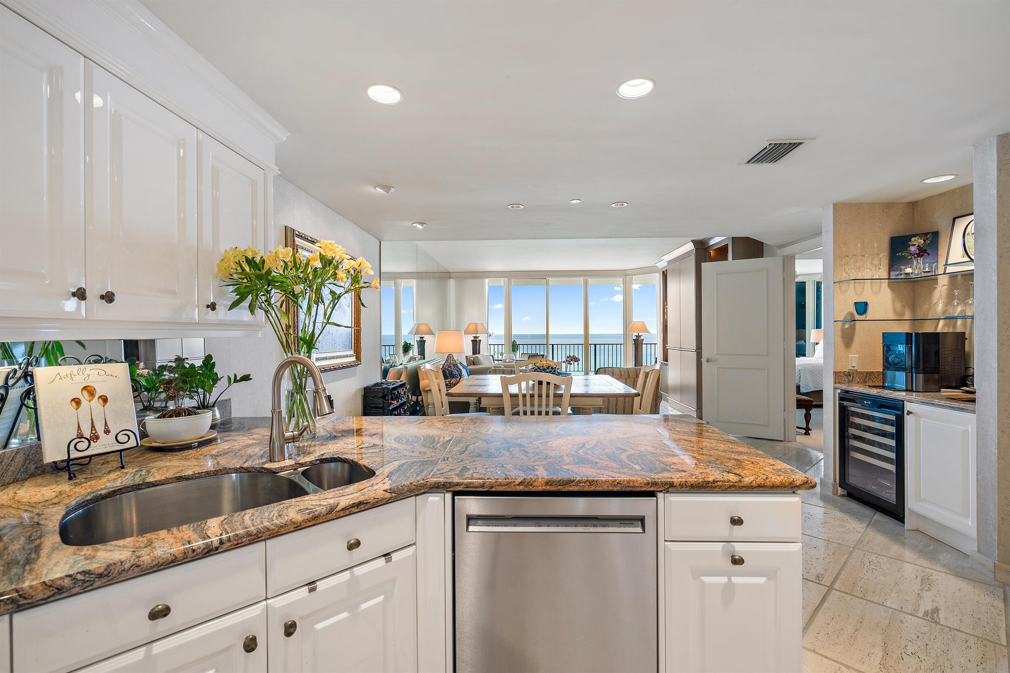 800 Ocean Drive 1004