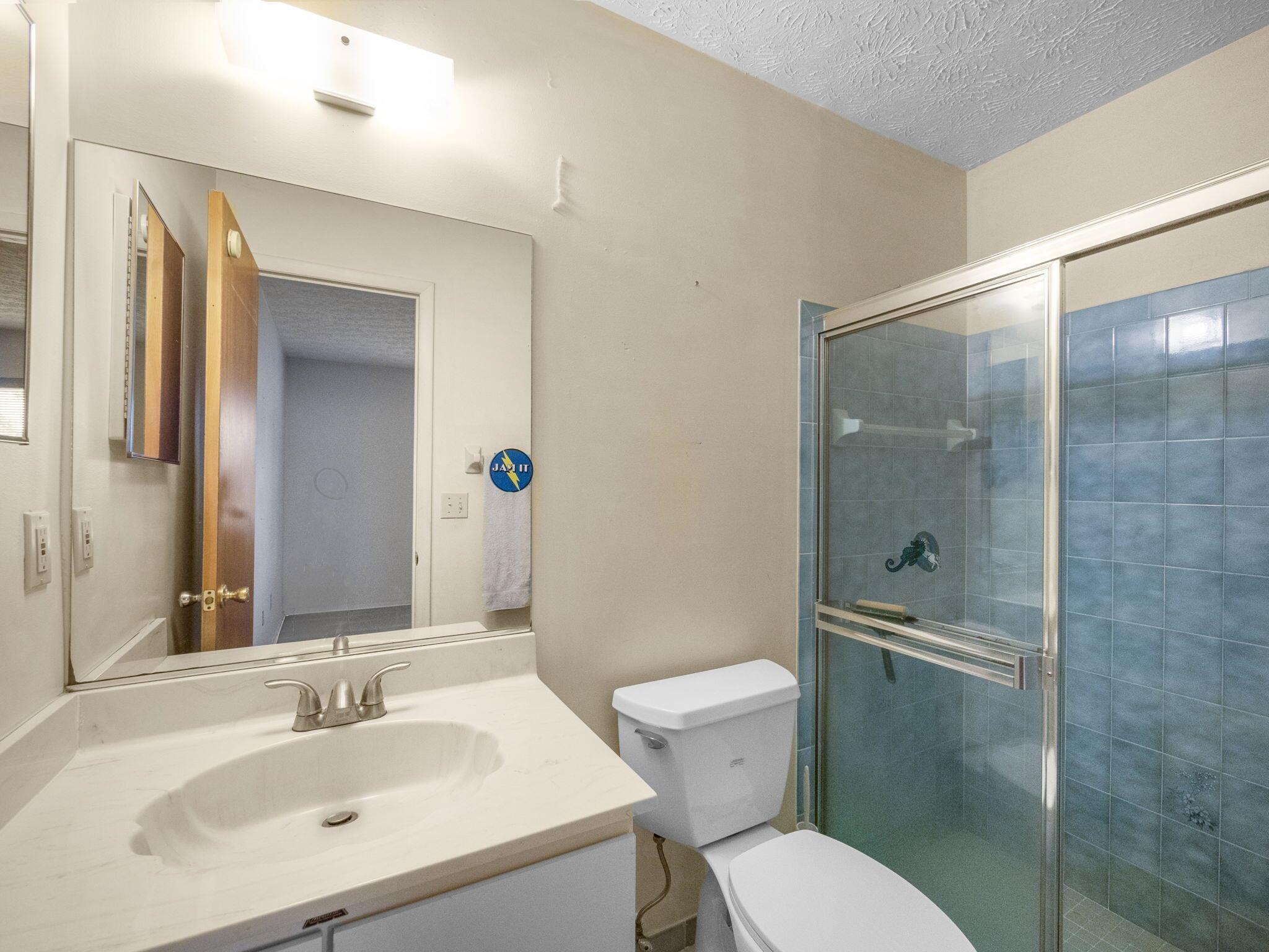 464 SW Dolores Avenue