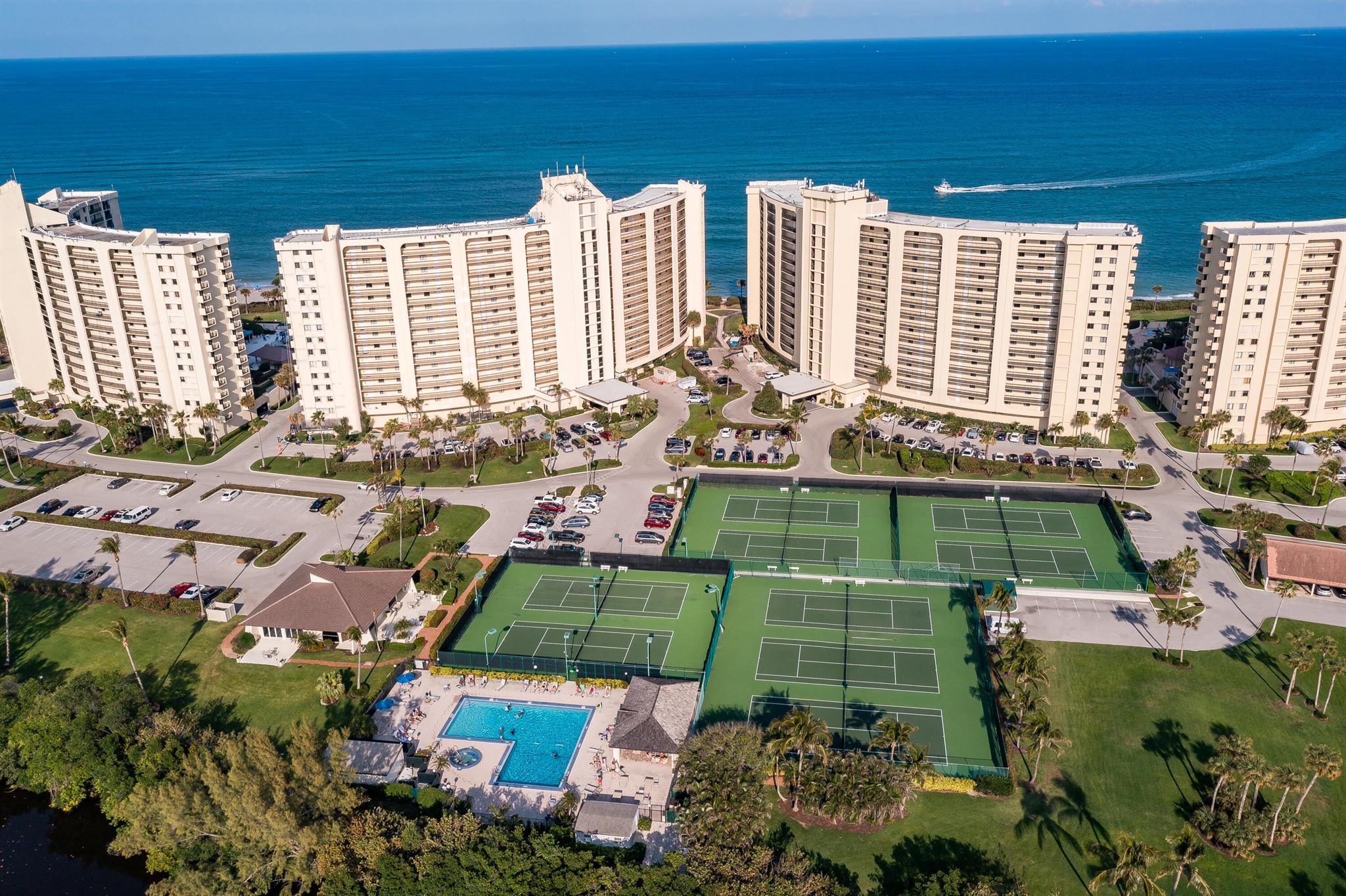 300 Ocean Trail Way 1009