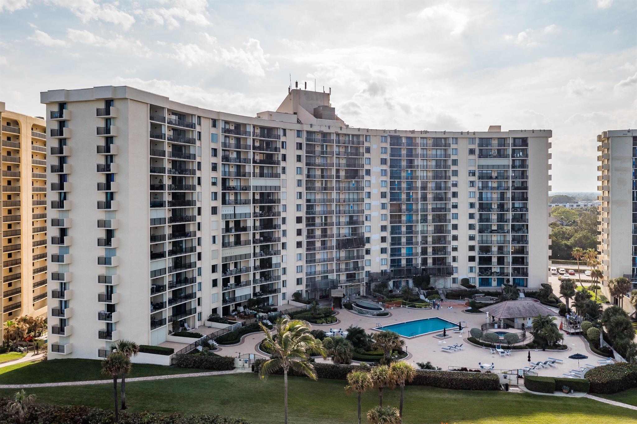 300 Ocean Trail Way 1009