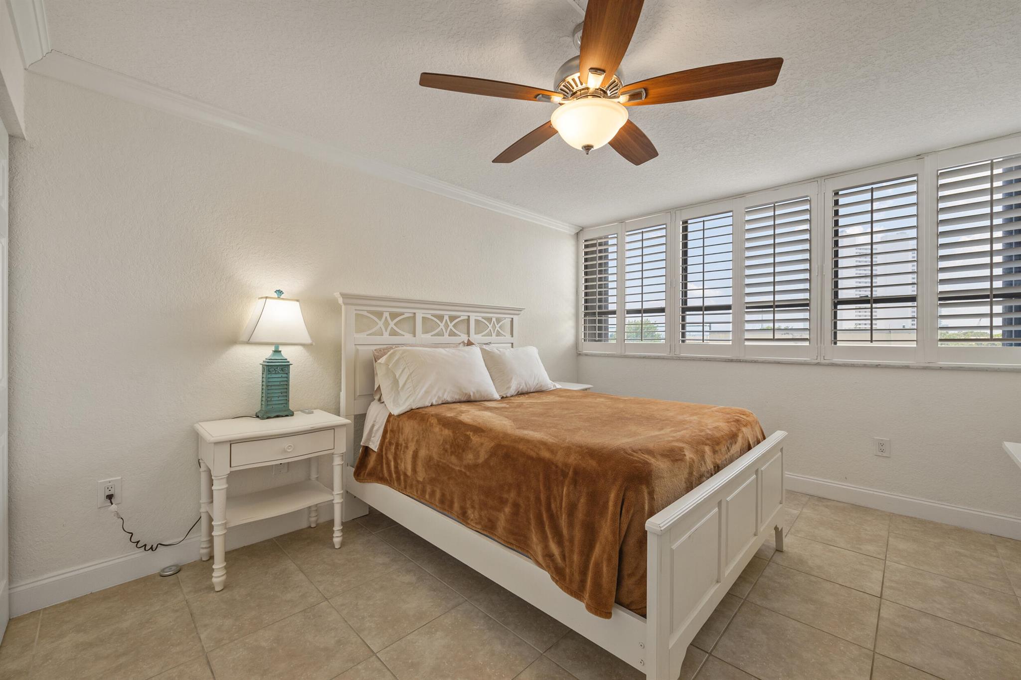 5600 N Flagler Drive 305
