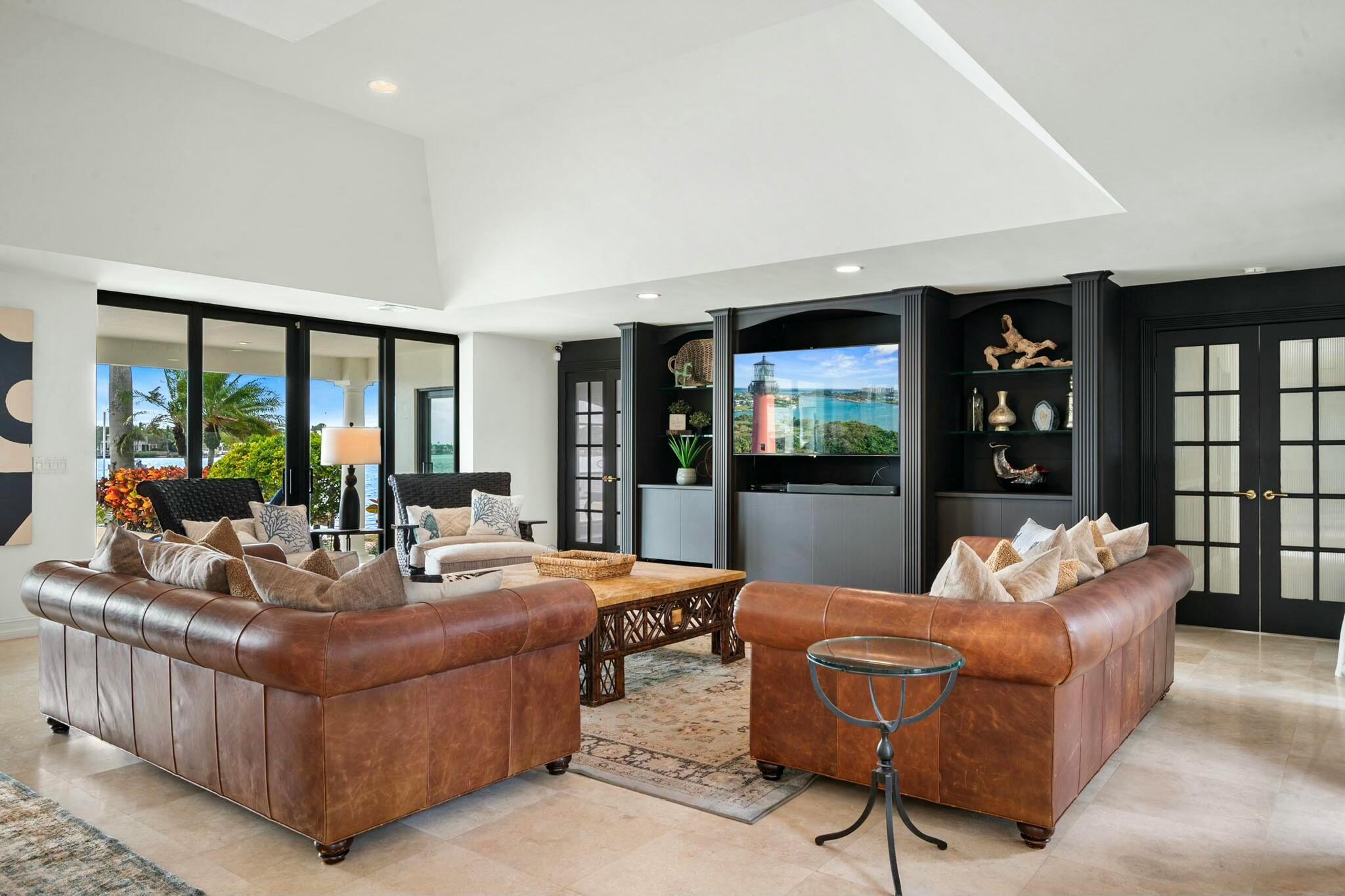 10 Yacht Club Place