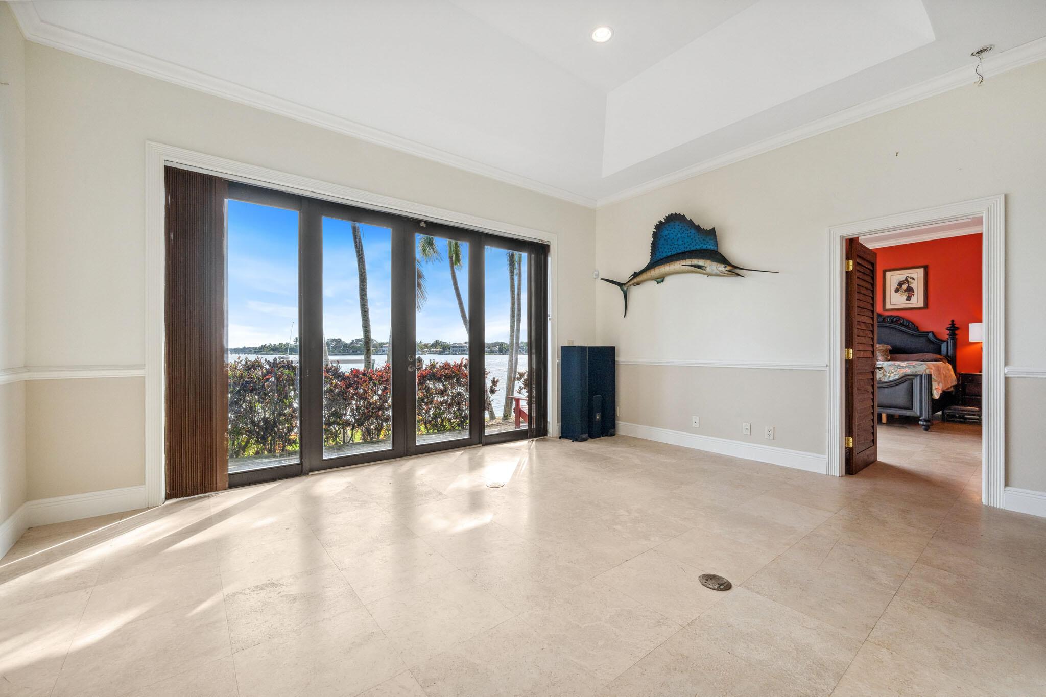 10 Yacht Club Place