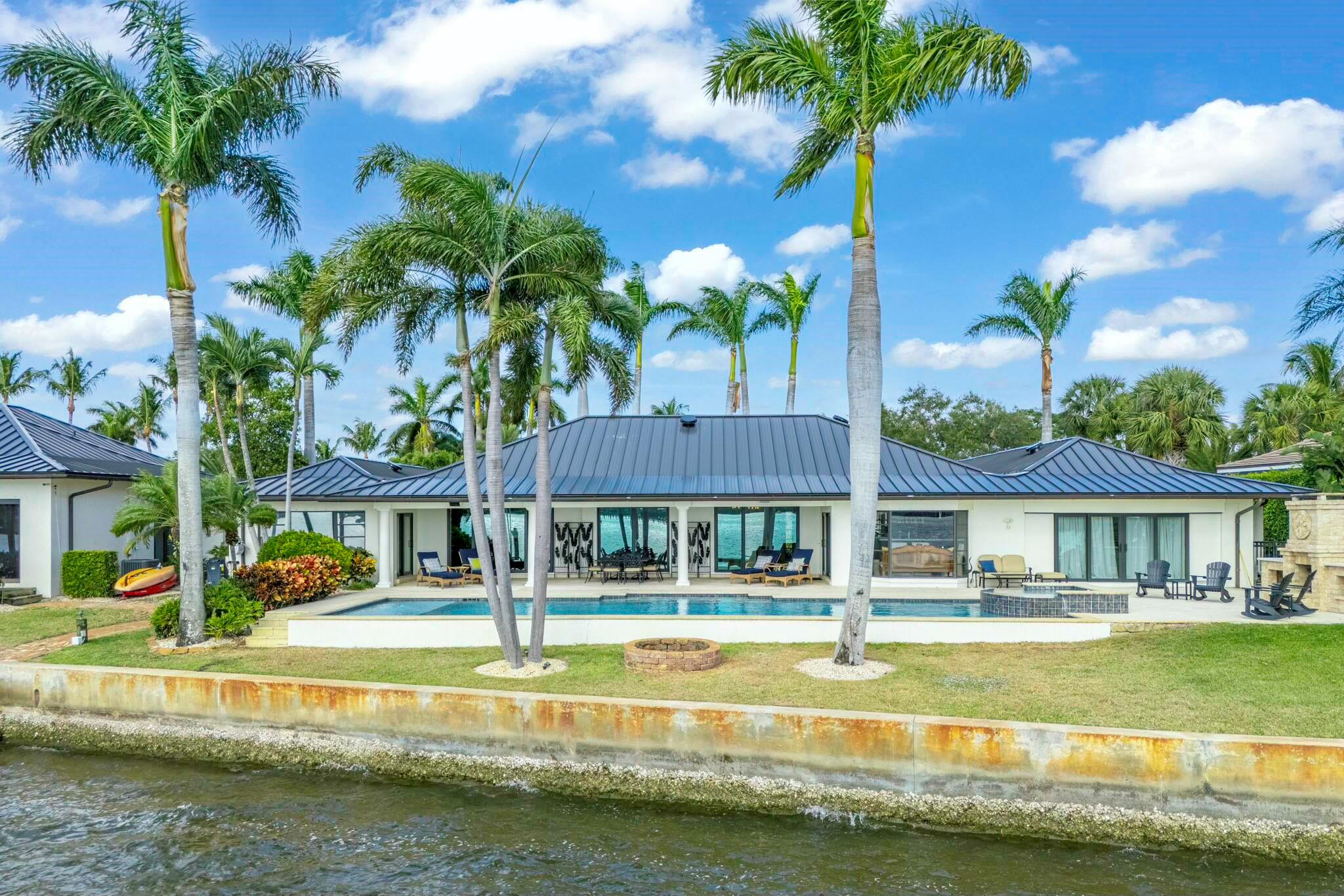 10 Yacht Club Place