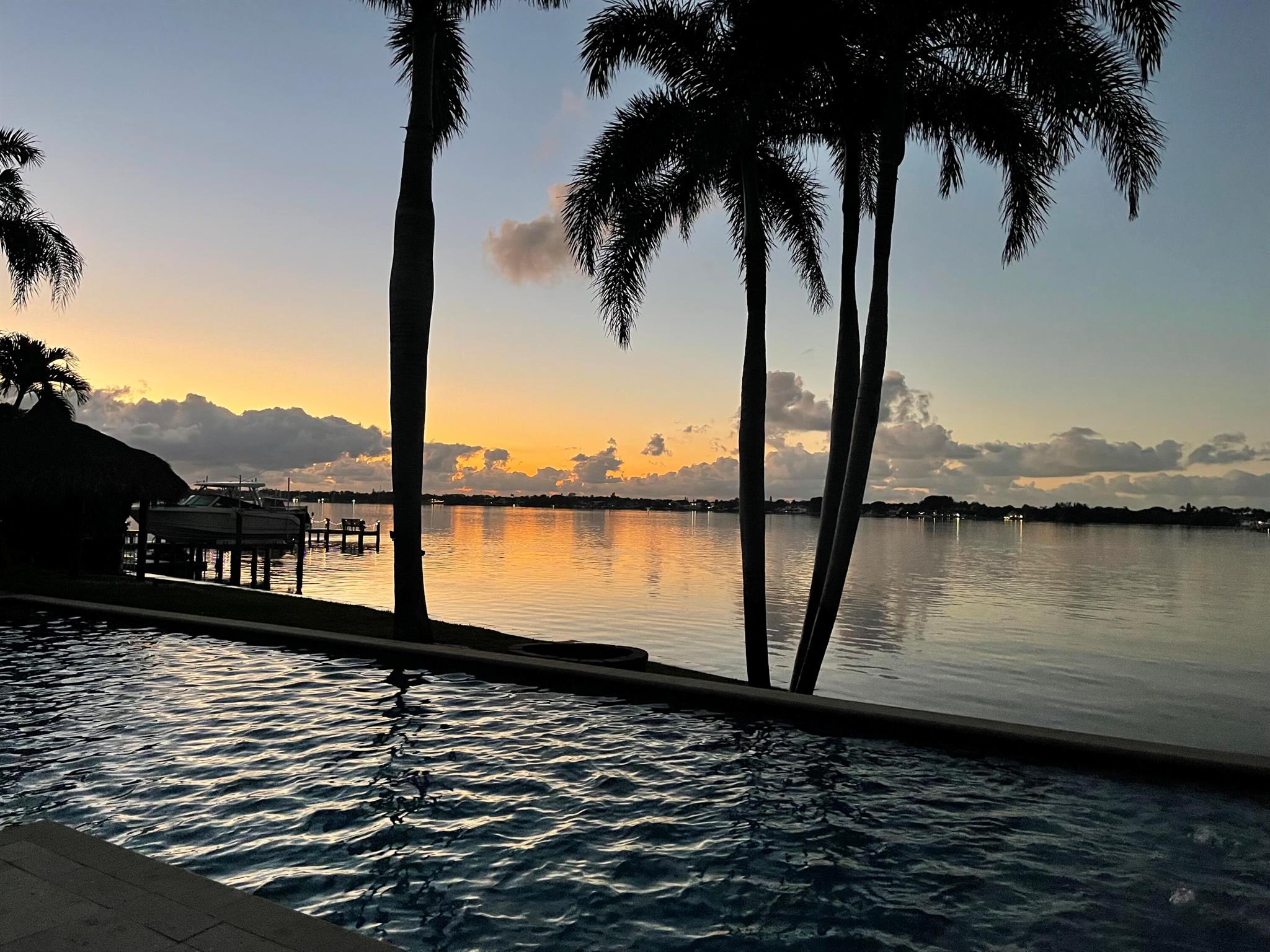 10 Yacht Club Place