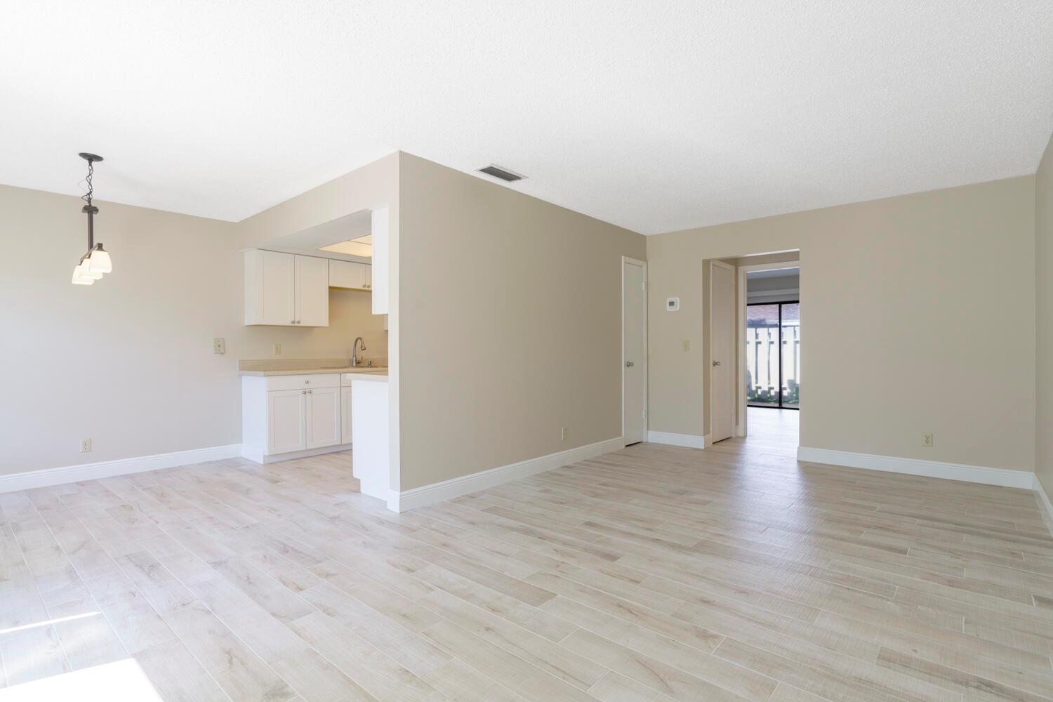 431 Lakes Boulevard 2120 C