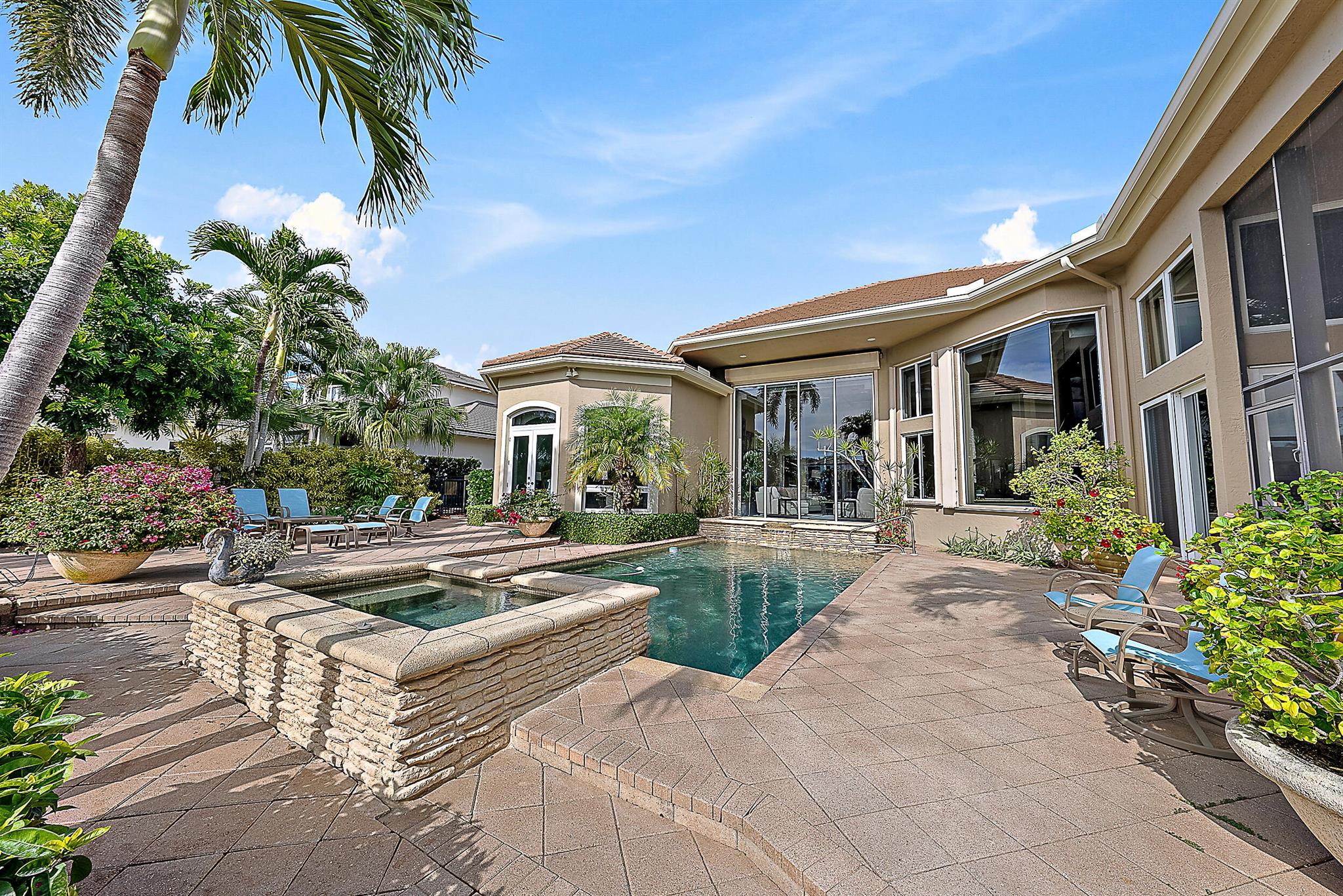 139 Commodore Drive