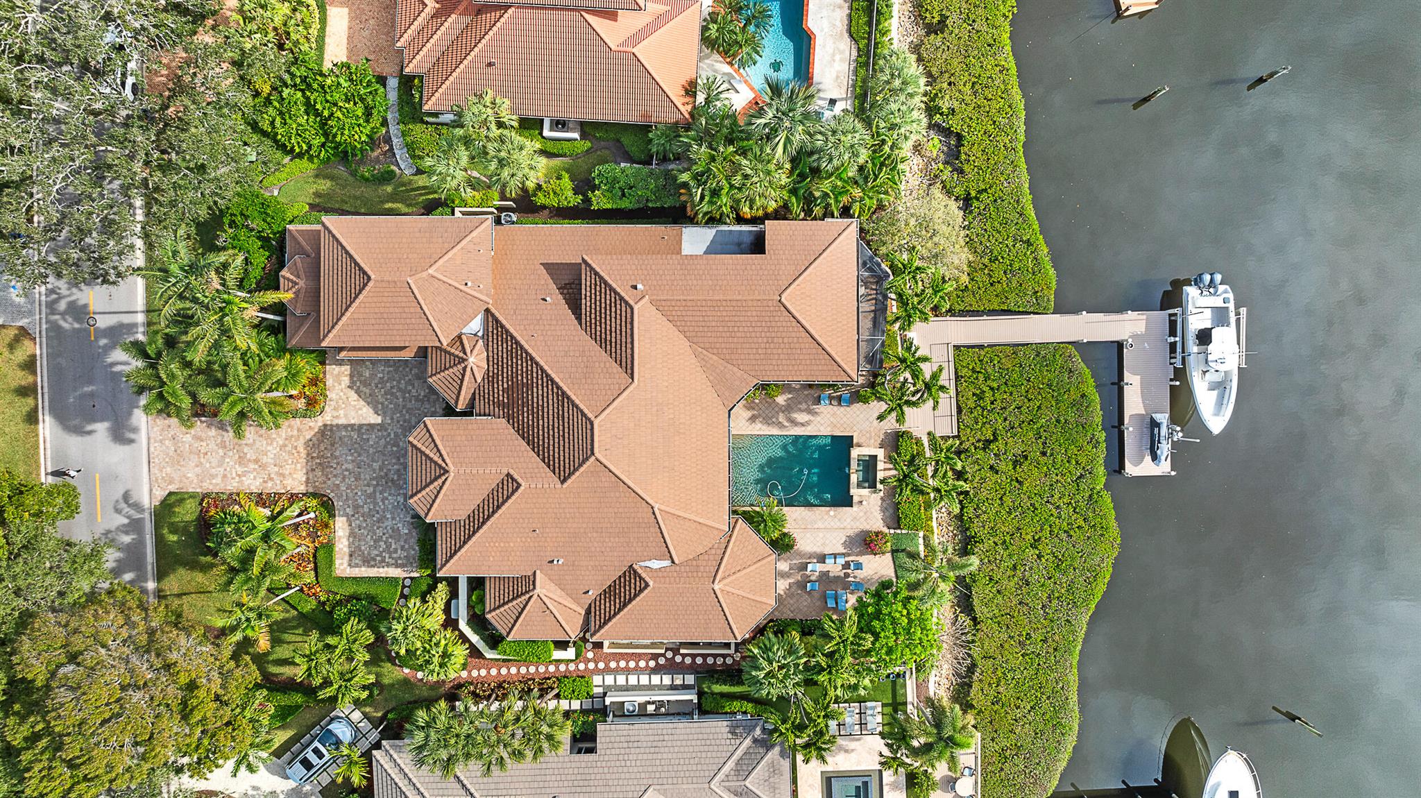 139 Commodore Drive