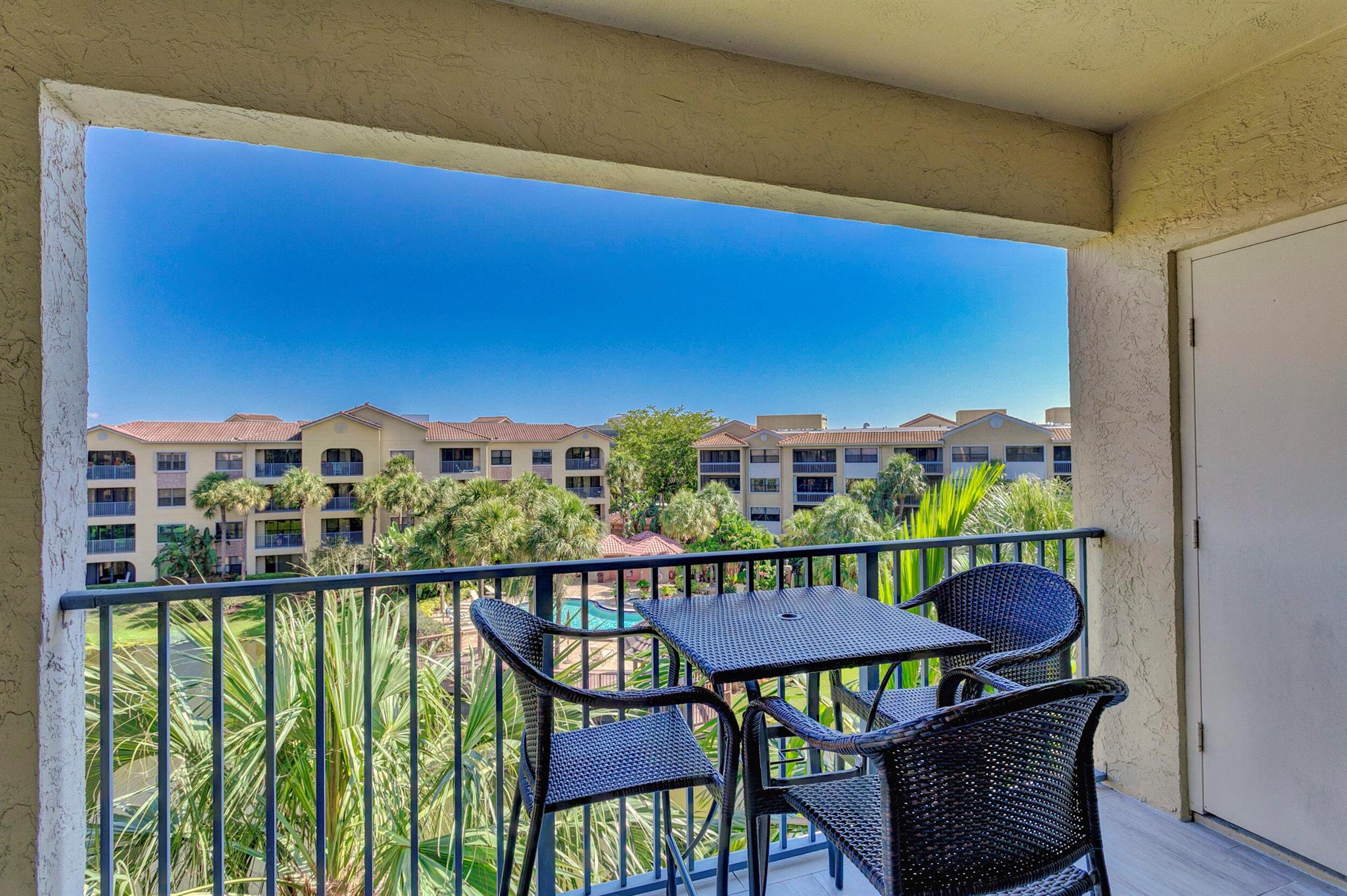 500 Uno Lago Drive 402