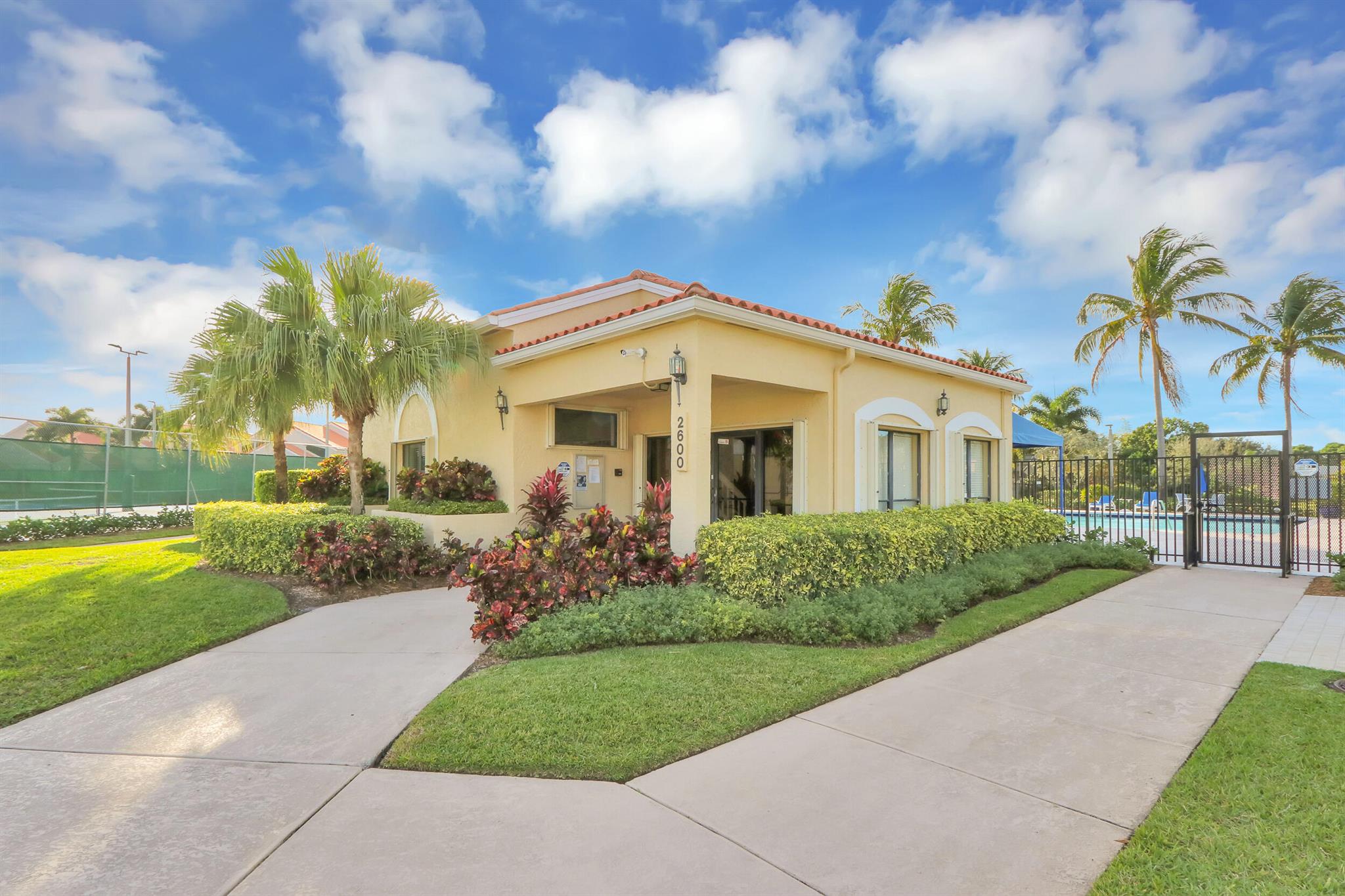2500 La Cristal Circle