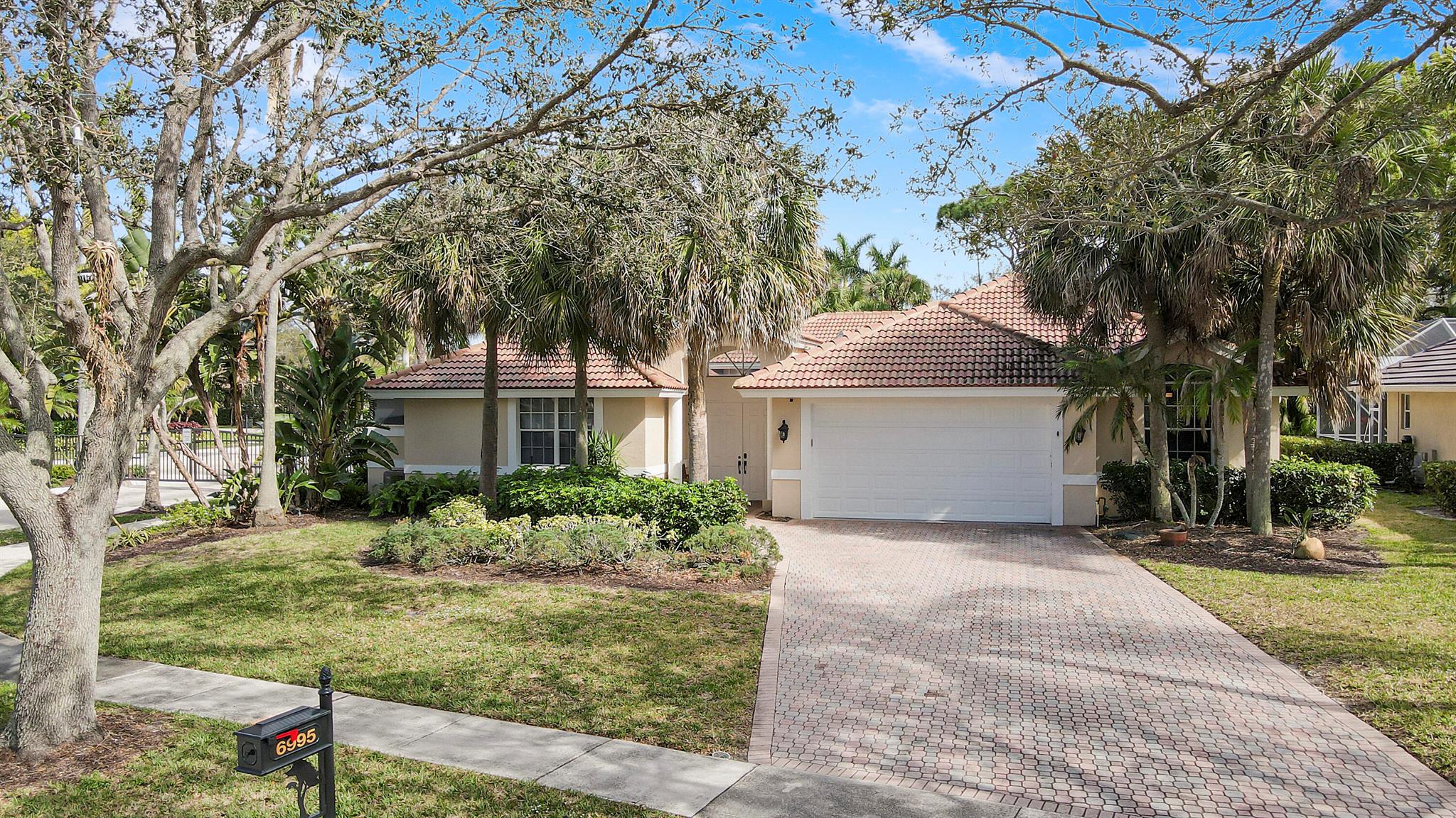 6995 Cypress Cove Circle