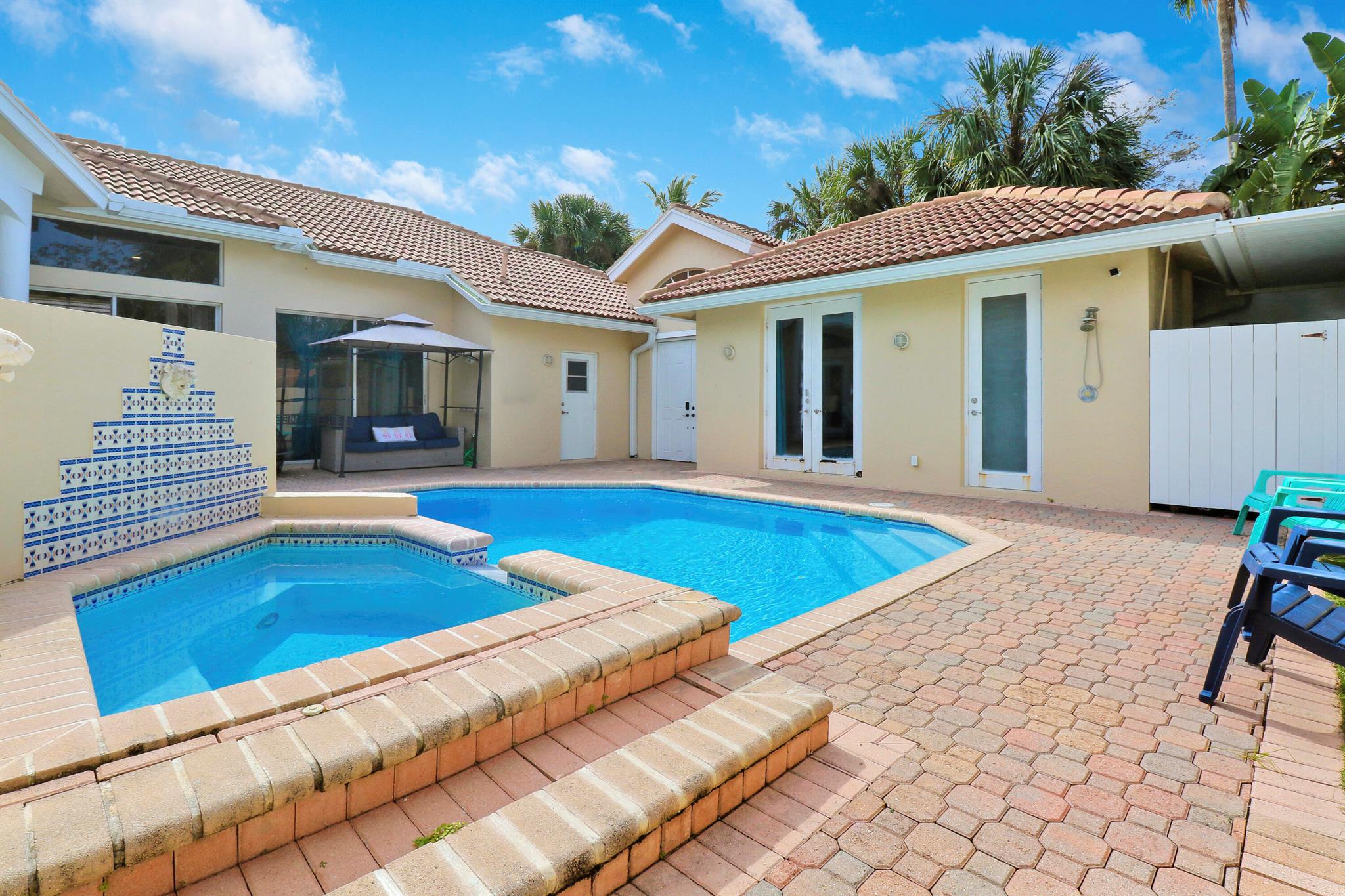 6995 Cypress Cove Circle