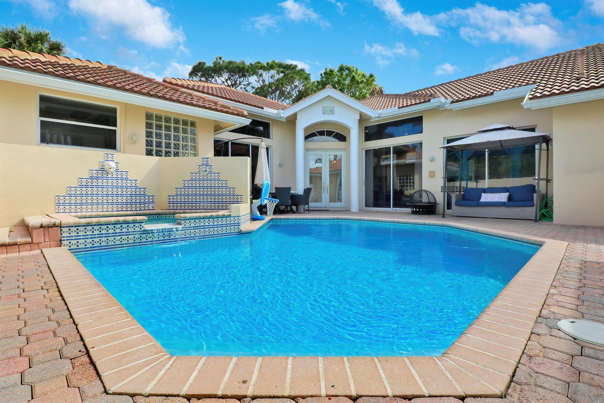 6995 Cypress Cove Circle