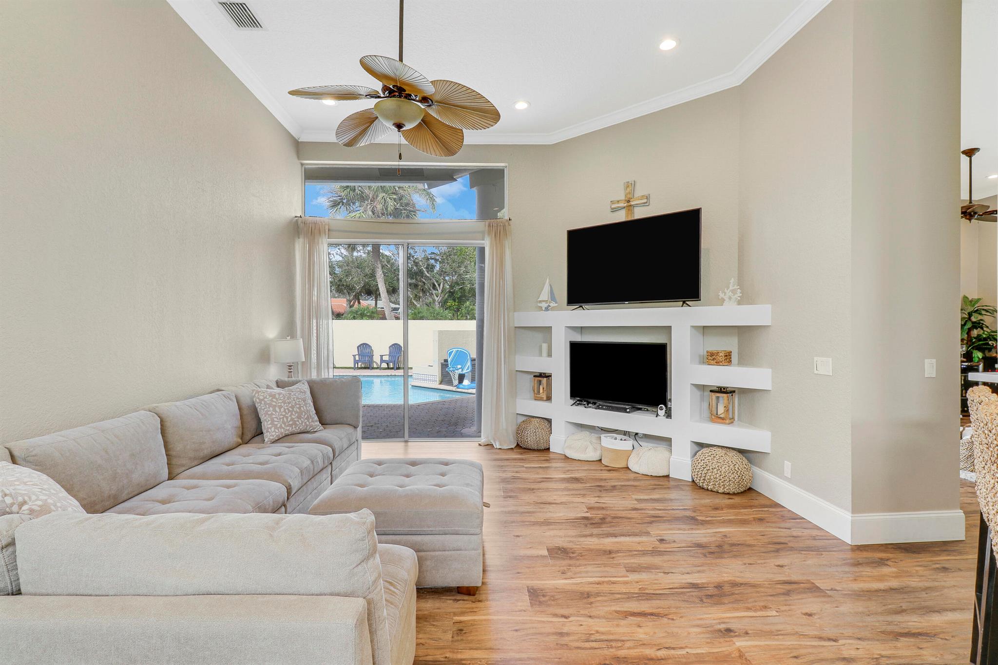 6995 Cypress Cove Circle