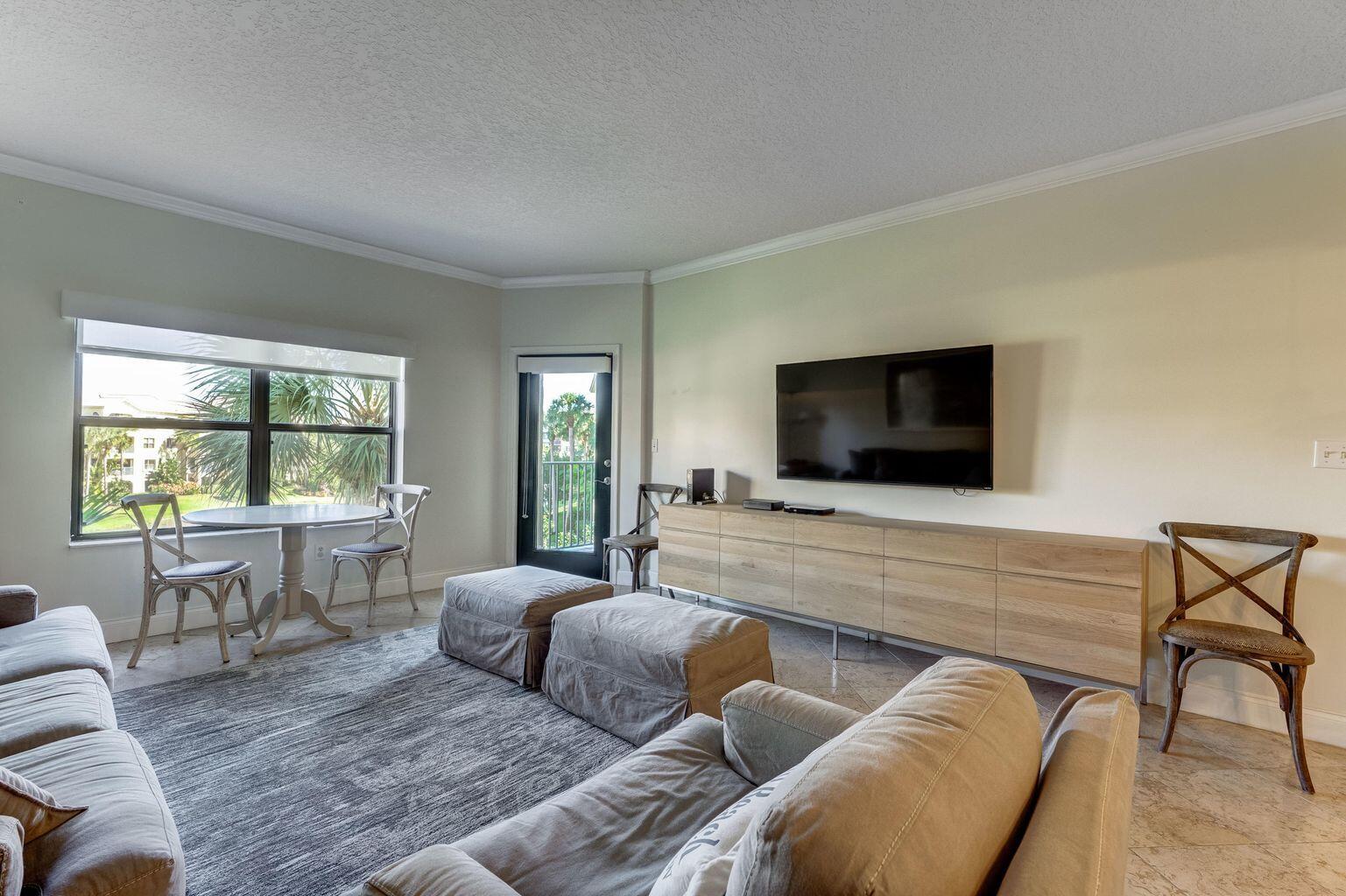 300 Uno Lago Drive 303