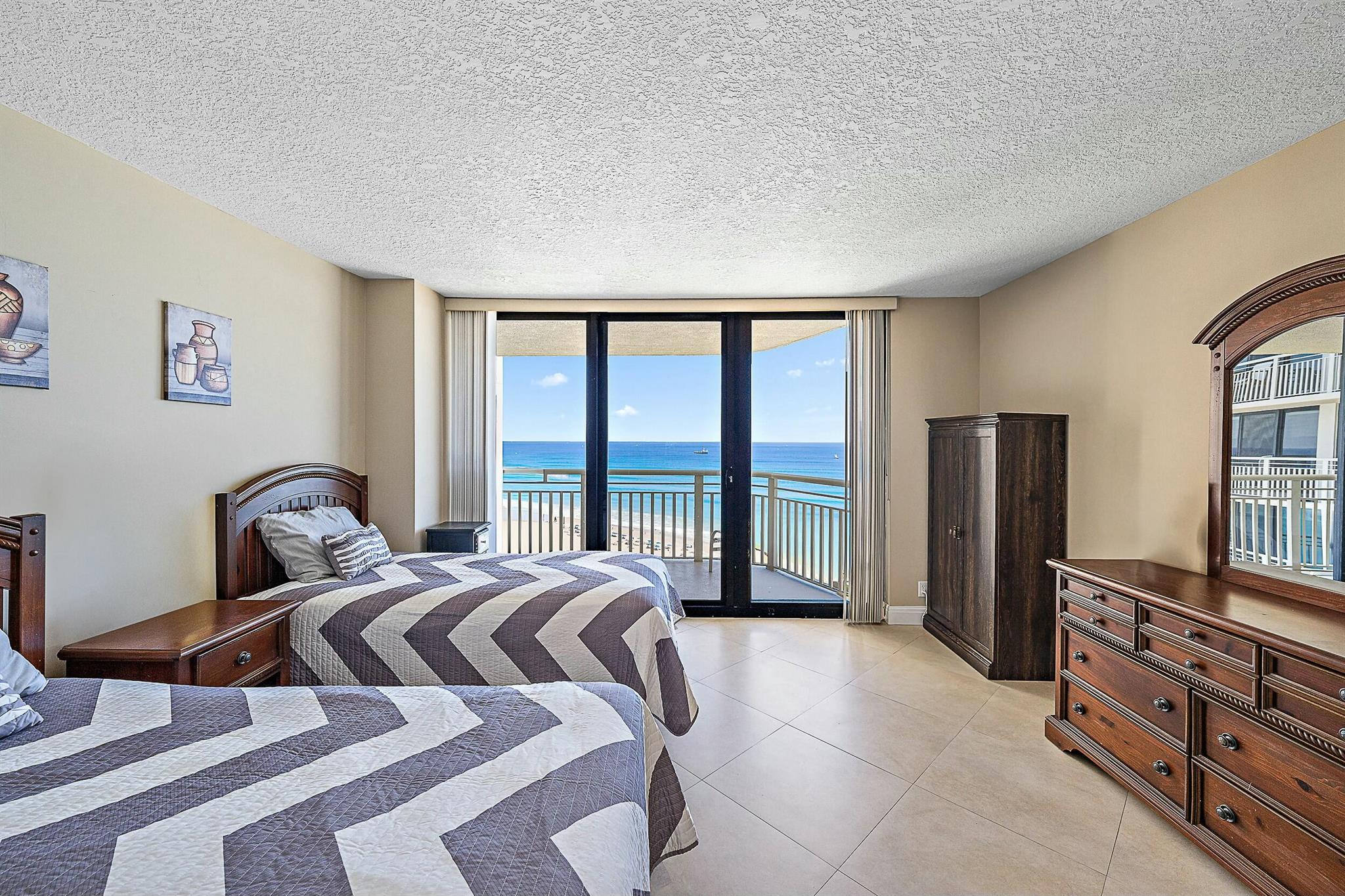3000 N Ocean Drive 19e