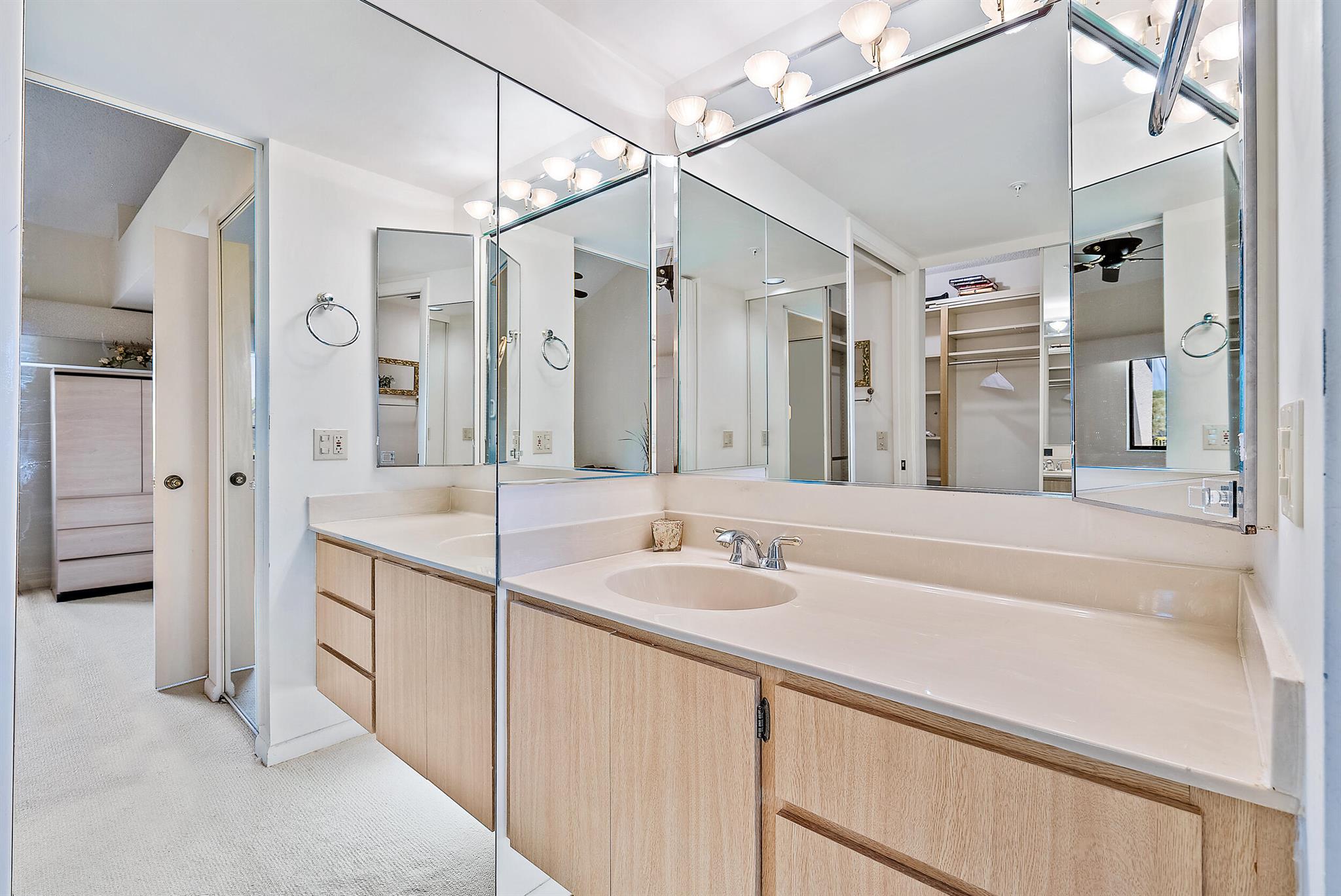 1001 Seafarer Circle 502