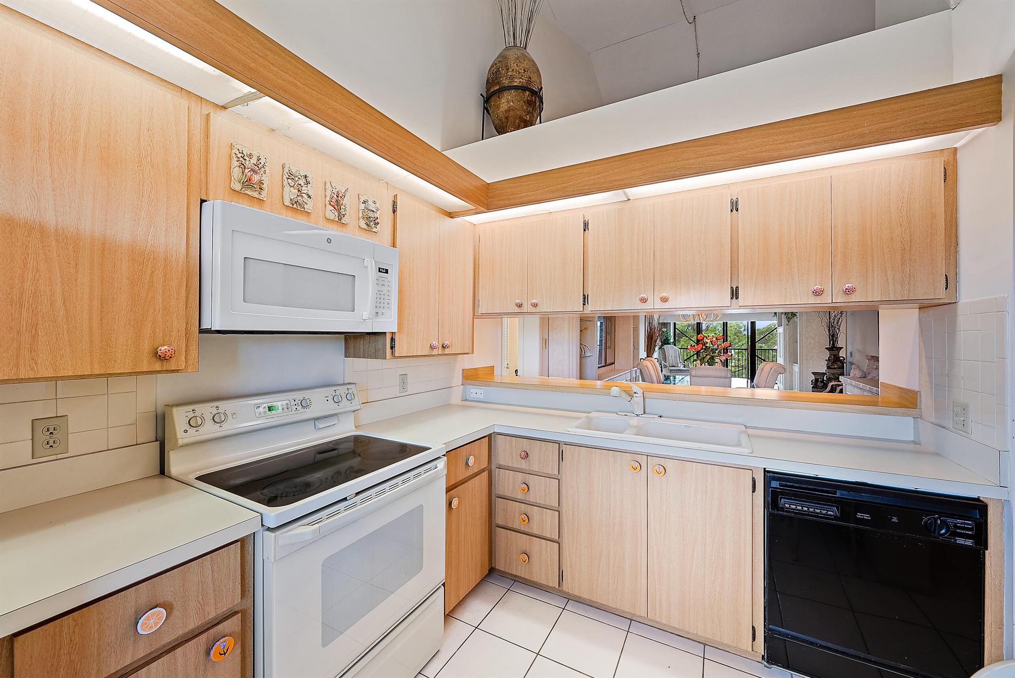 1001 Seafarer Circle 502