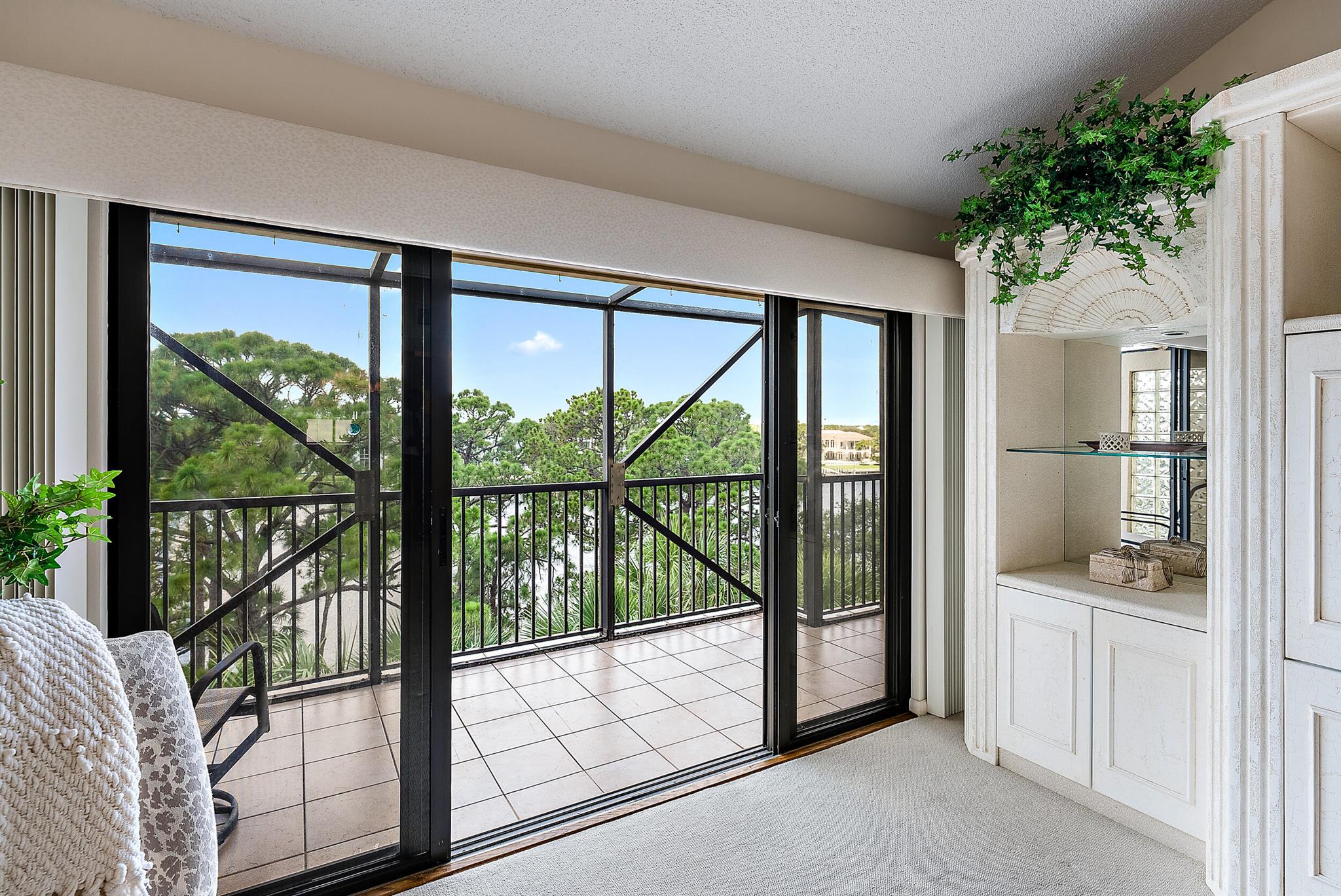 1001 Seafarer Circle 502