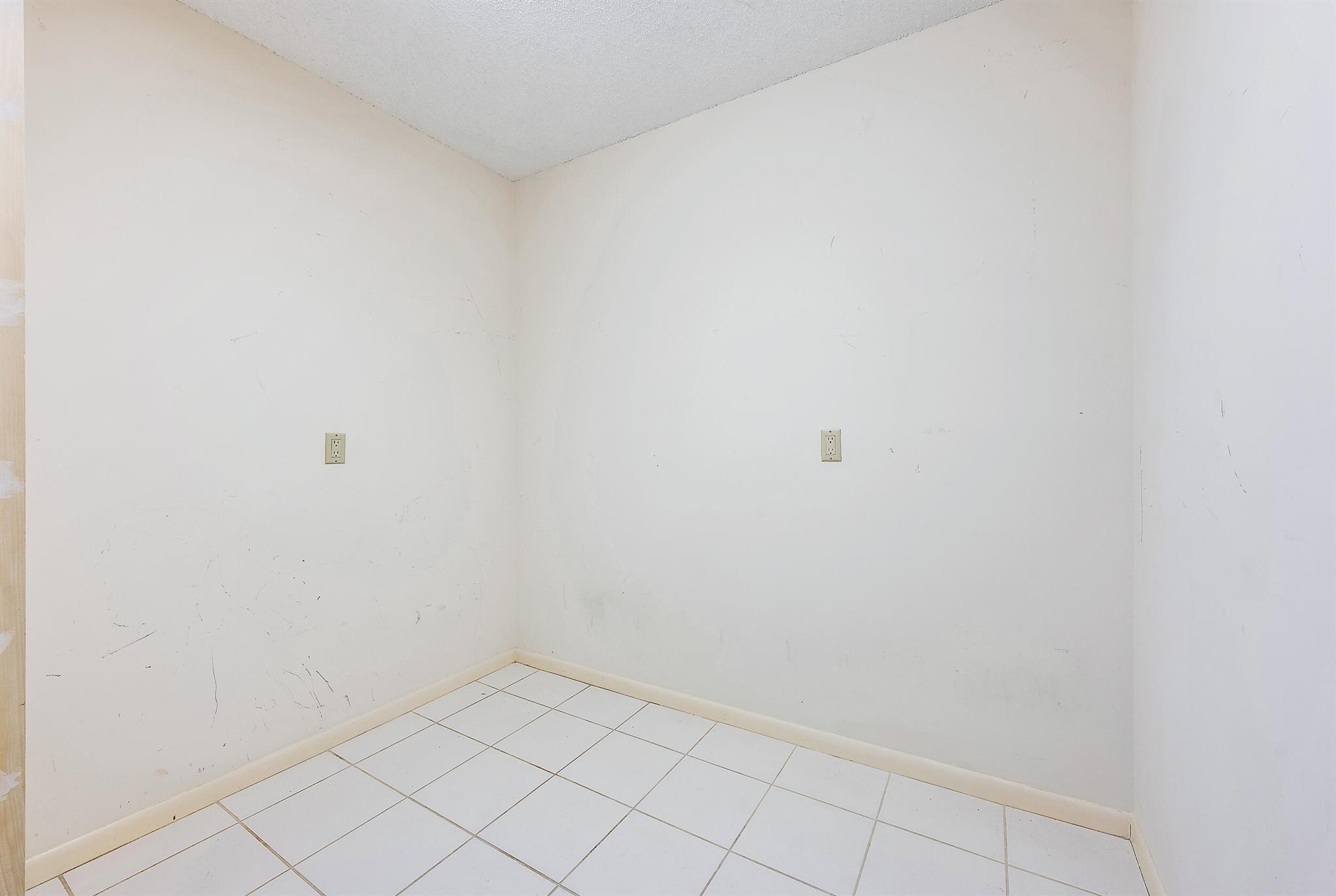 1001 Seafarer Circle 502