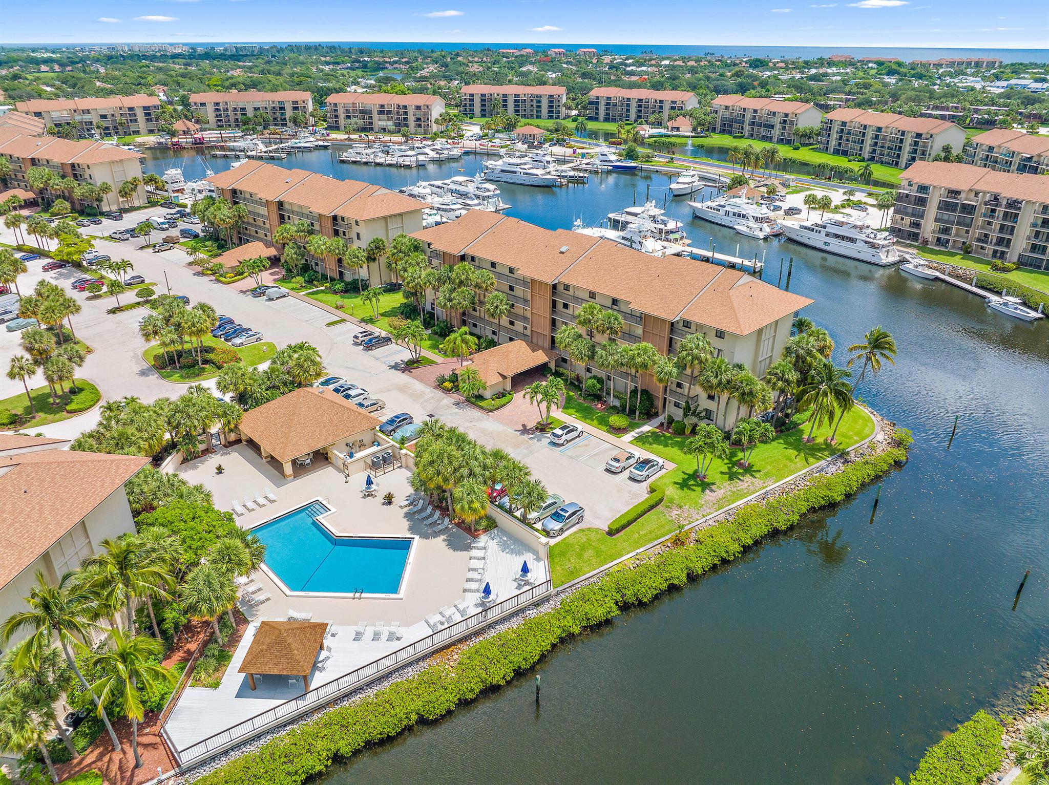 1001 Seafarer Circle 502