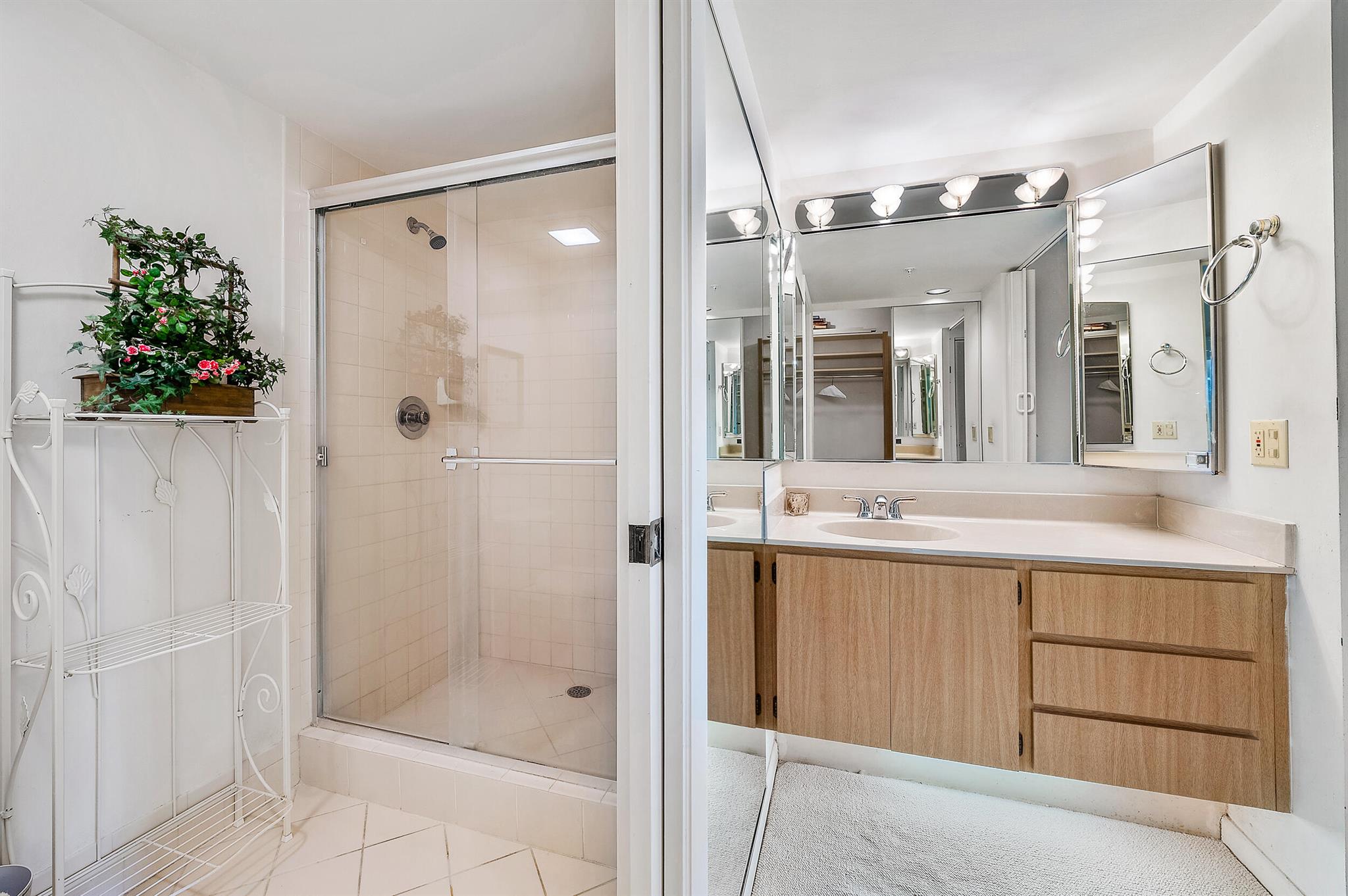 1001 Seafarer Circle 502