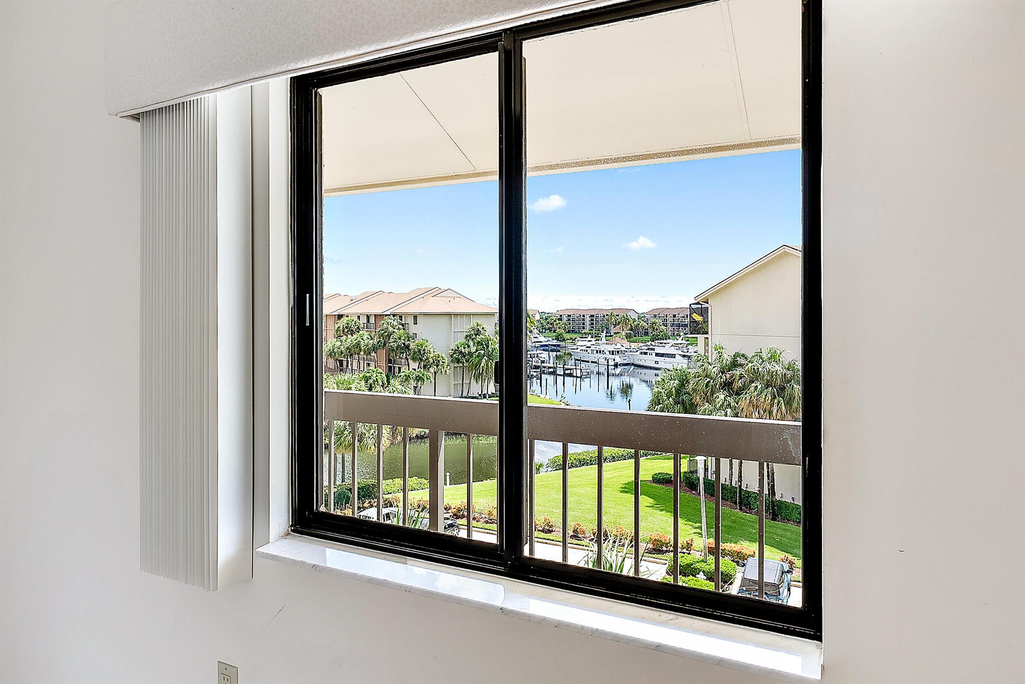 1001 Seafarer Circle 502