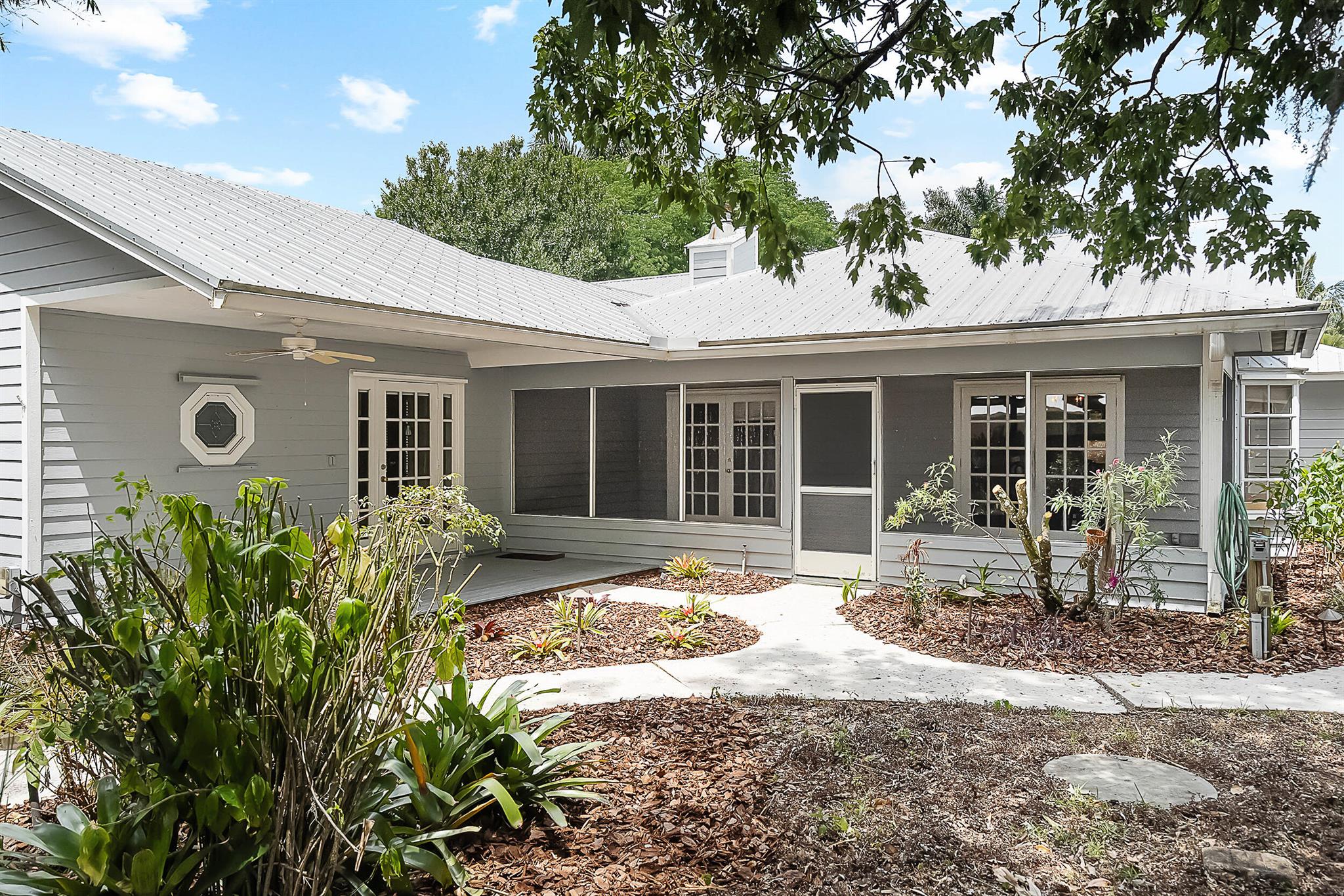756 SW Rustic Circle