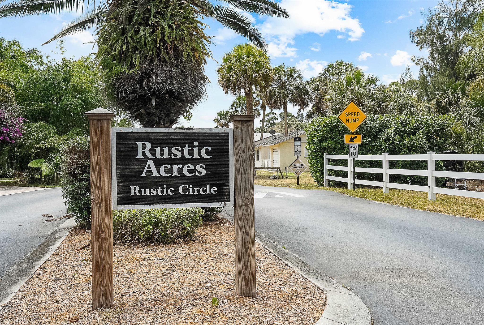 756 SW Rustic Circle