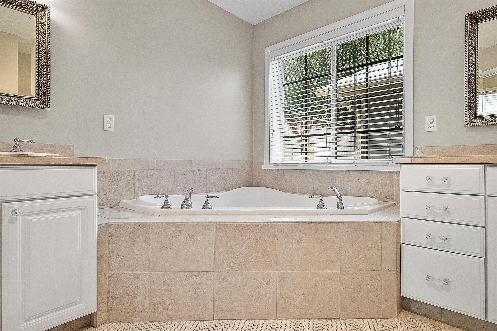 756 SW Rustic Circle