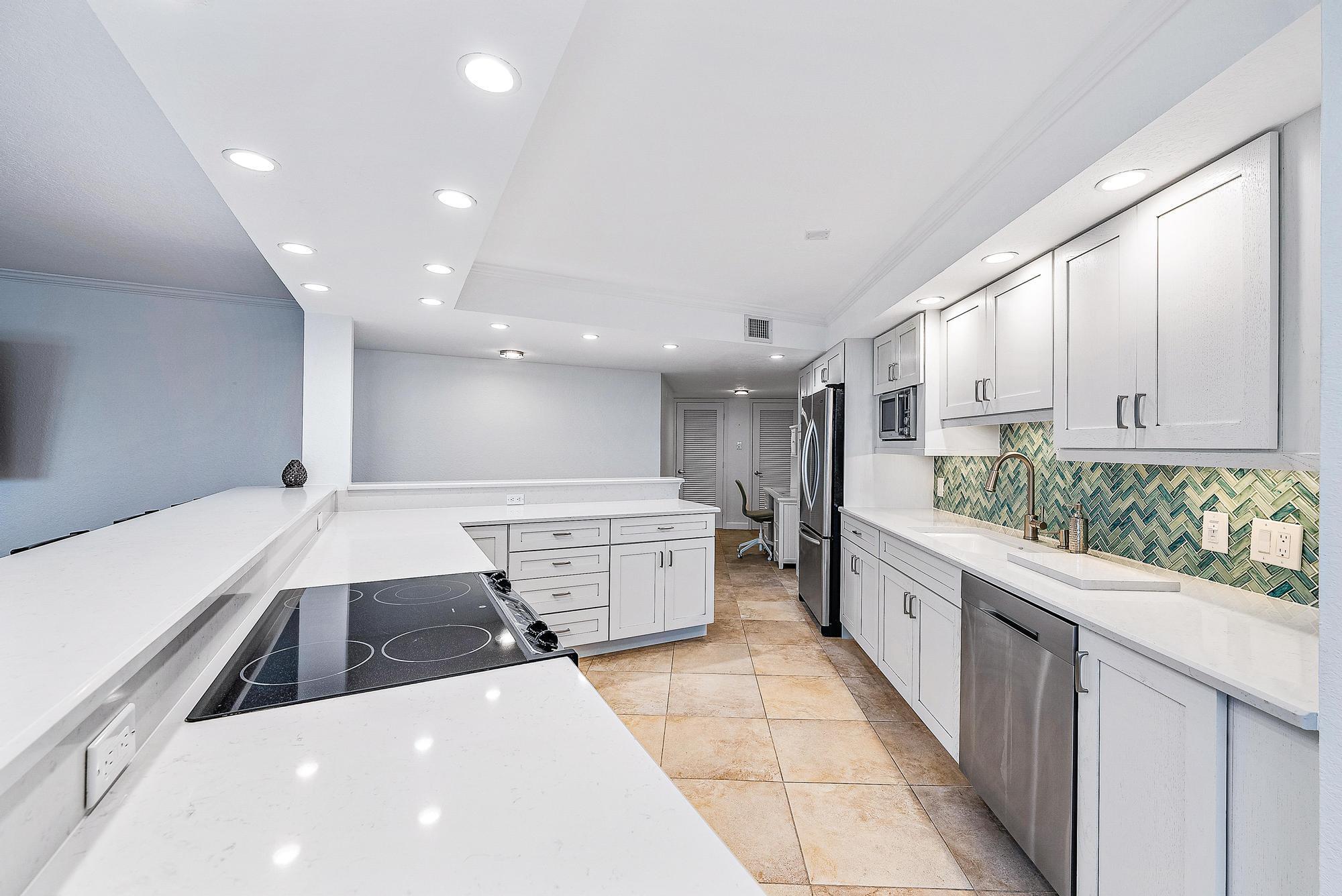 5420 N Ocean Drive 305