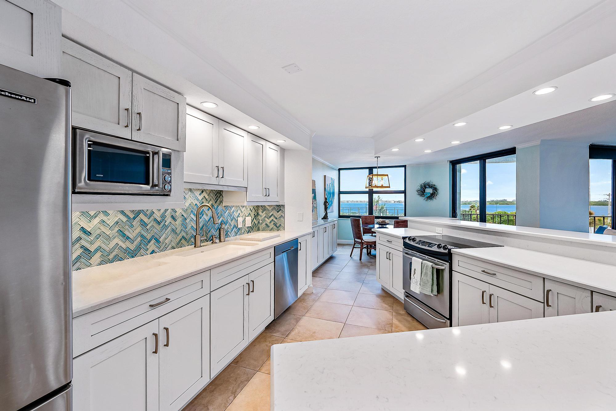 5420 N Ocean Drive 305
