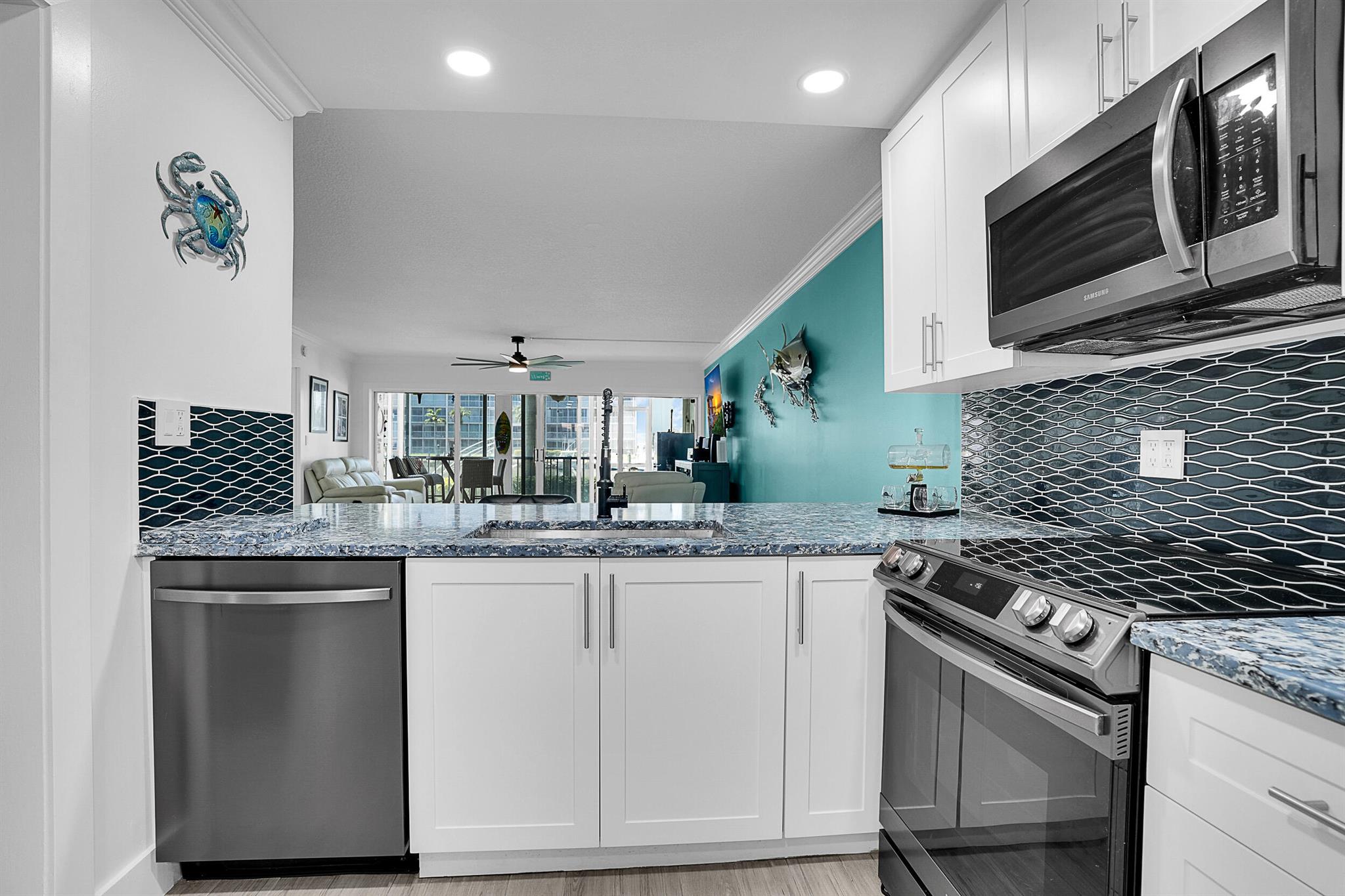 1537 E Hillsboro Boulevard 139
